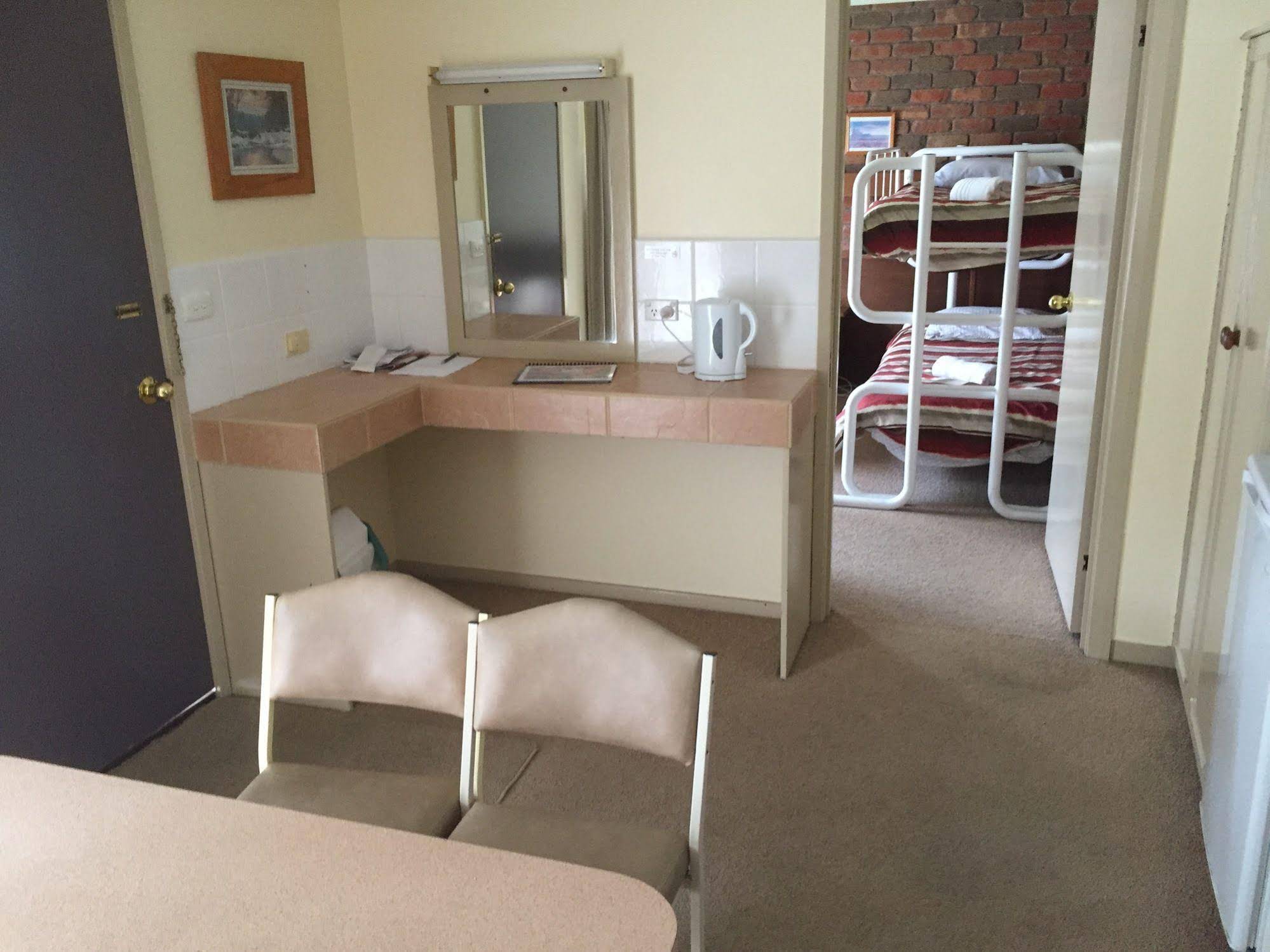 Woodmans Hill Motel & Caravan Park