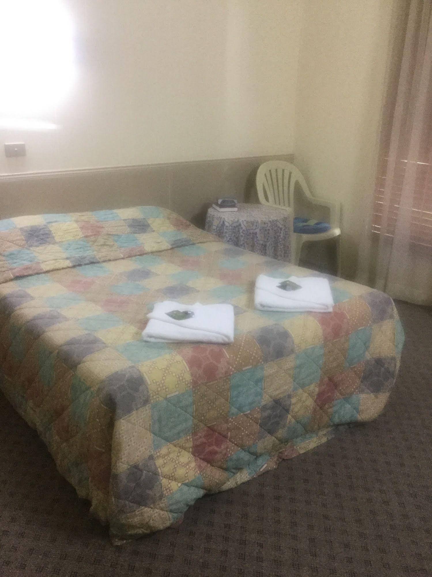 Woodmans Hill Motel & Caravan Park