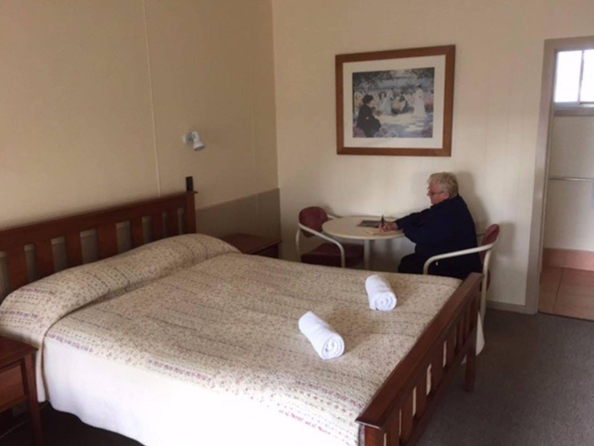 Woodmans Hill Motel & Caravan Park