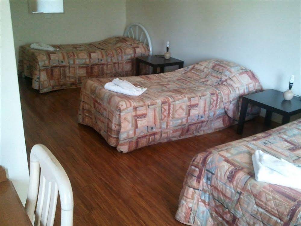 Beaconsfield Lodge Motel
