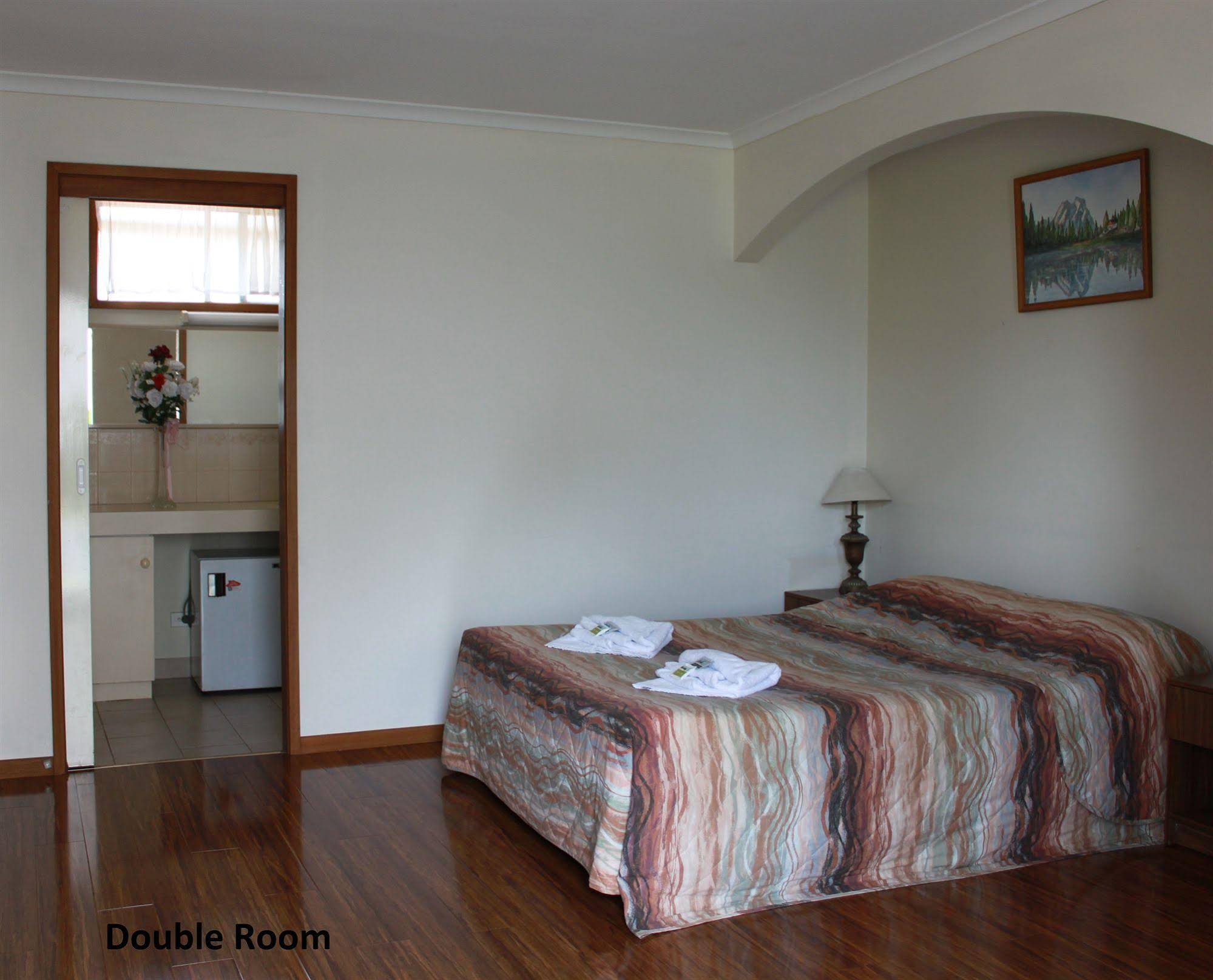 Beaconsfield Lodge Motel