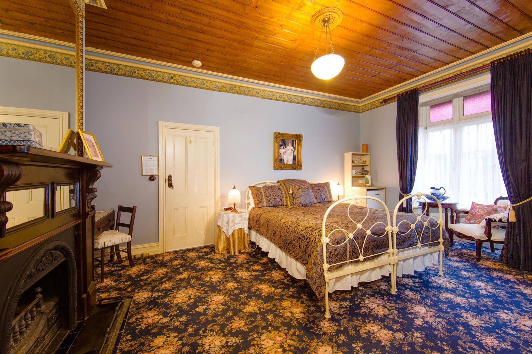 Barnsley House Bed & Breakfast