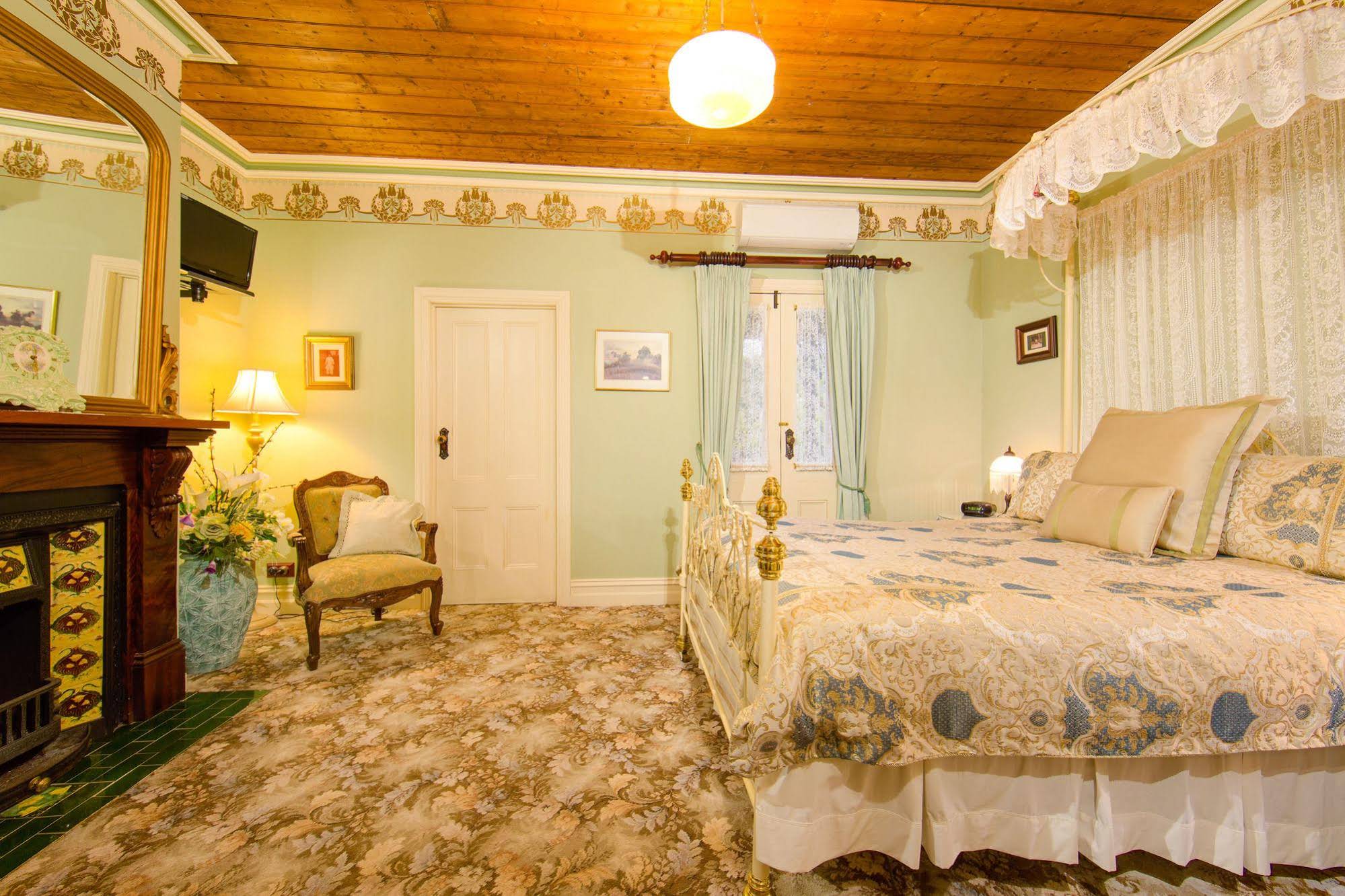 Barnsley House Bed & Breakfast