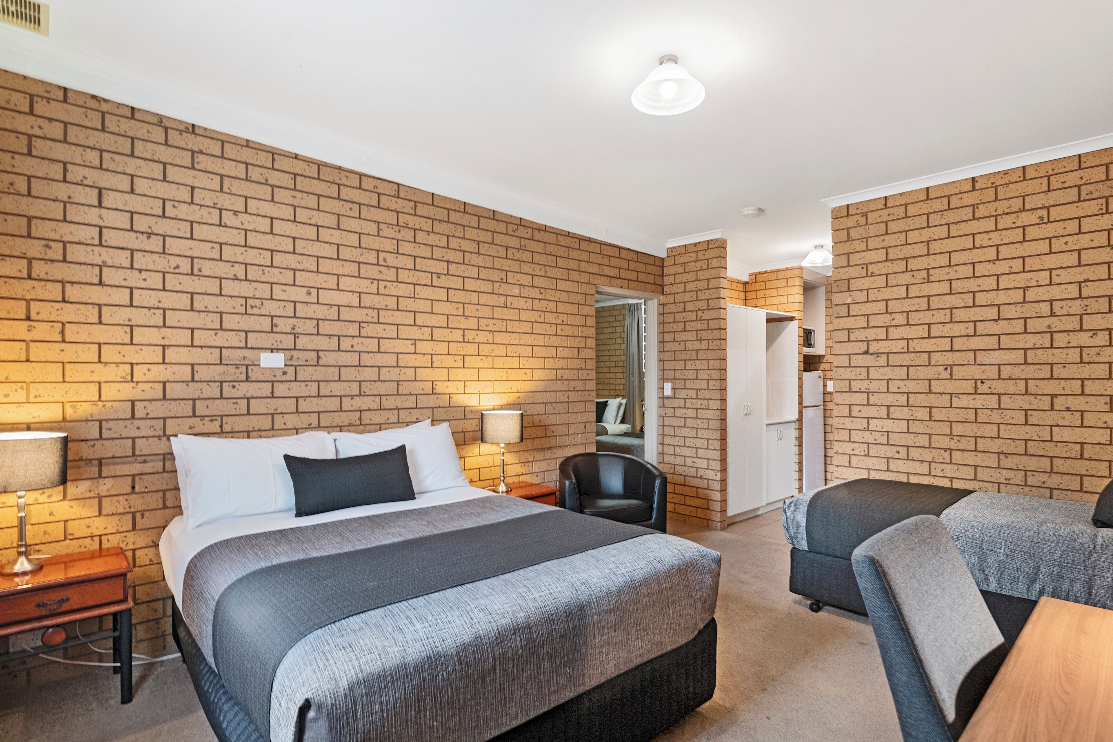 Avondel Motor Inn