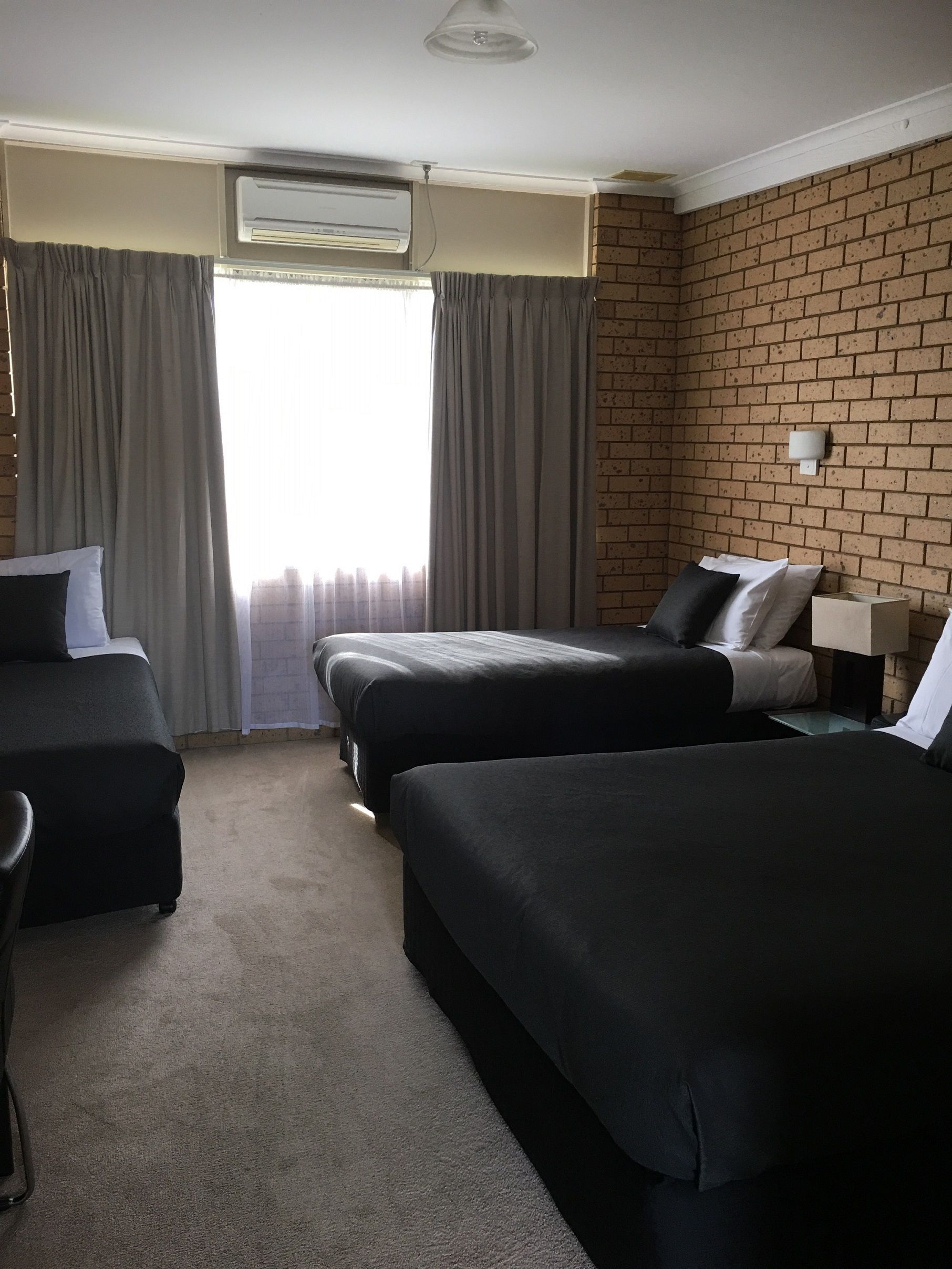 Avondel Motor Inn
