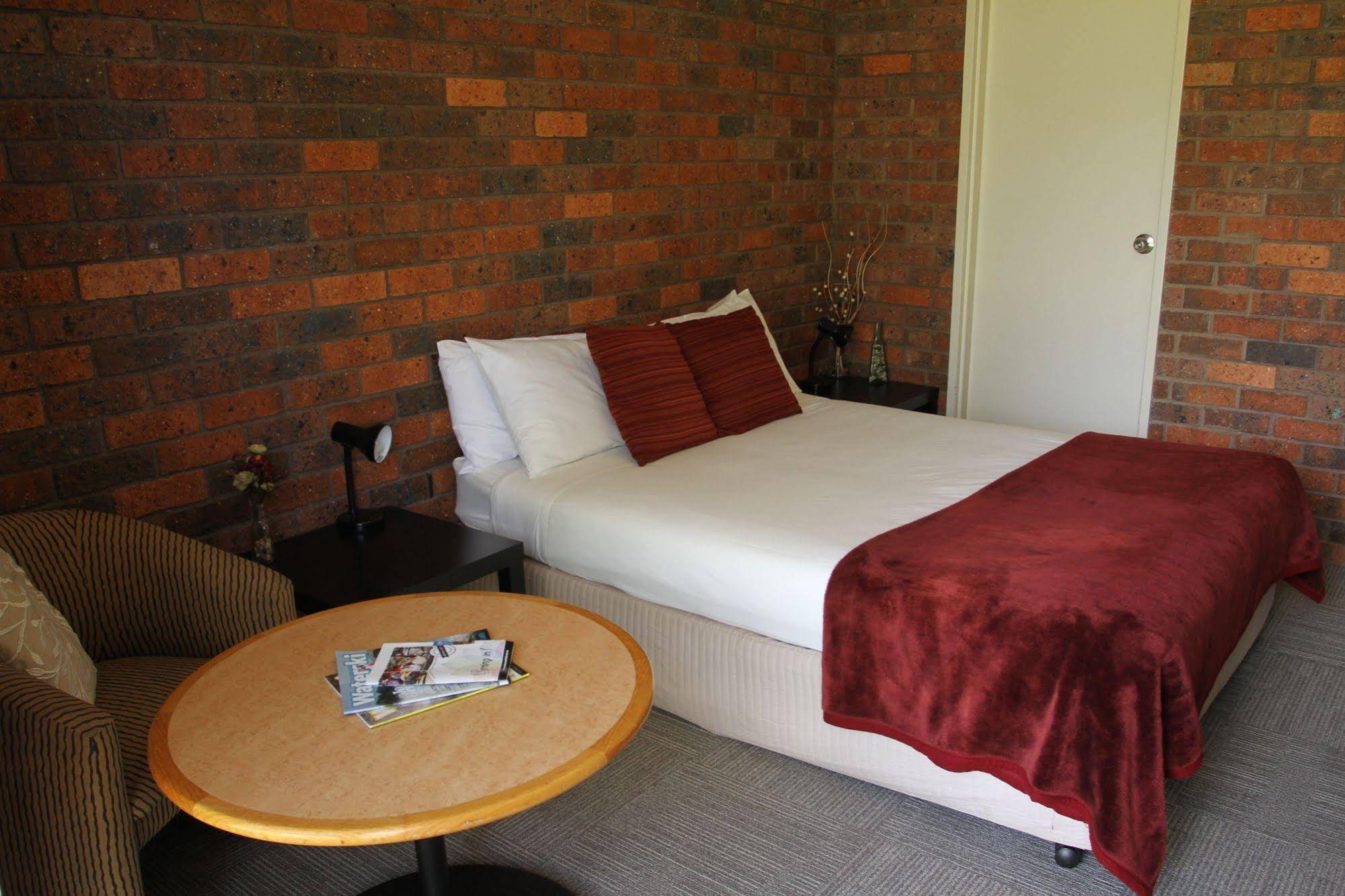 Bonnie Doon Hotel