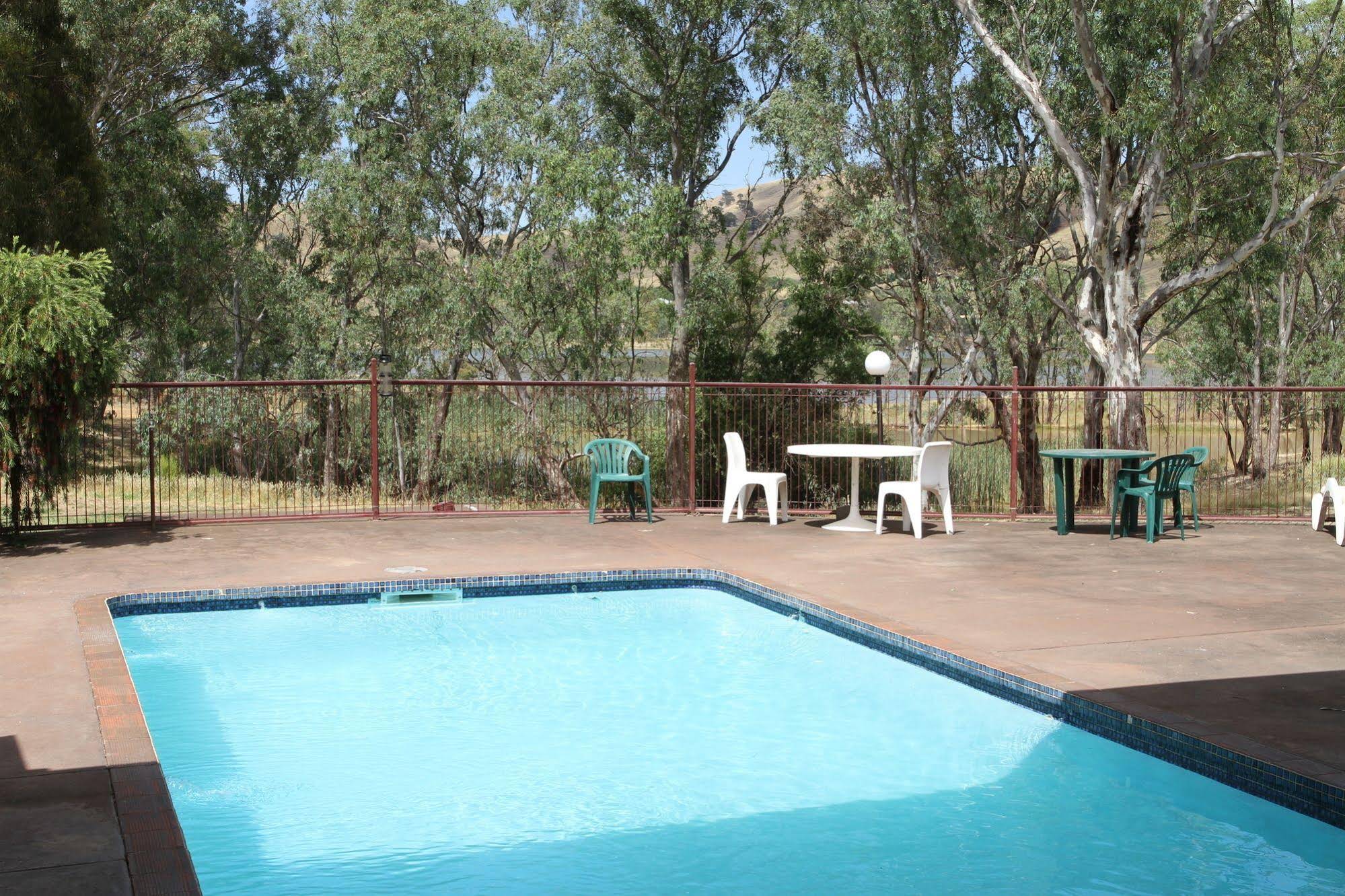 Bonnie Doon Hotel