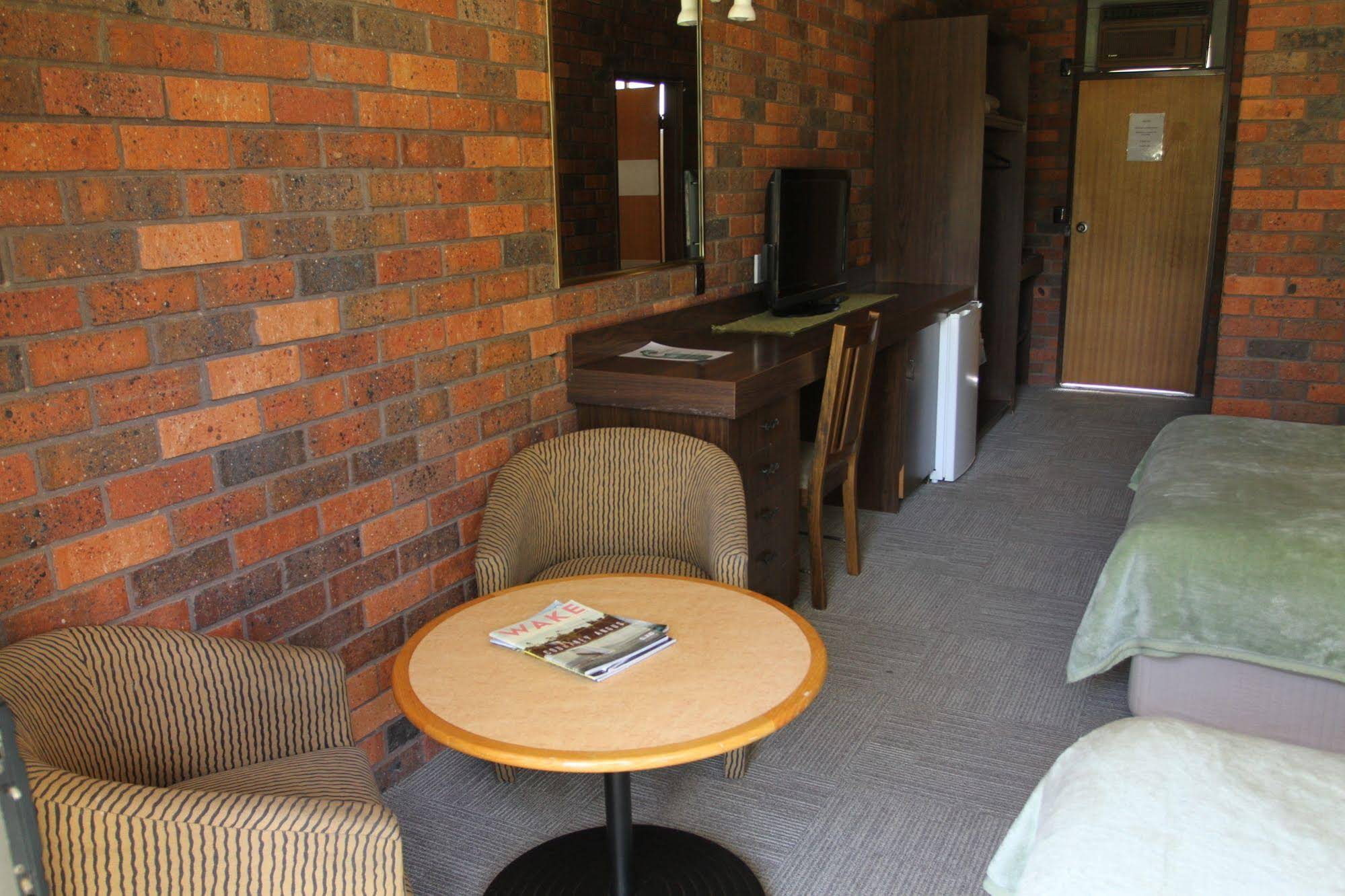 Bonnie Doon Hotel