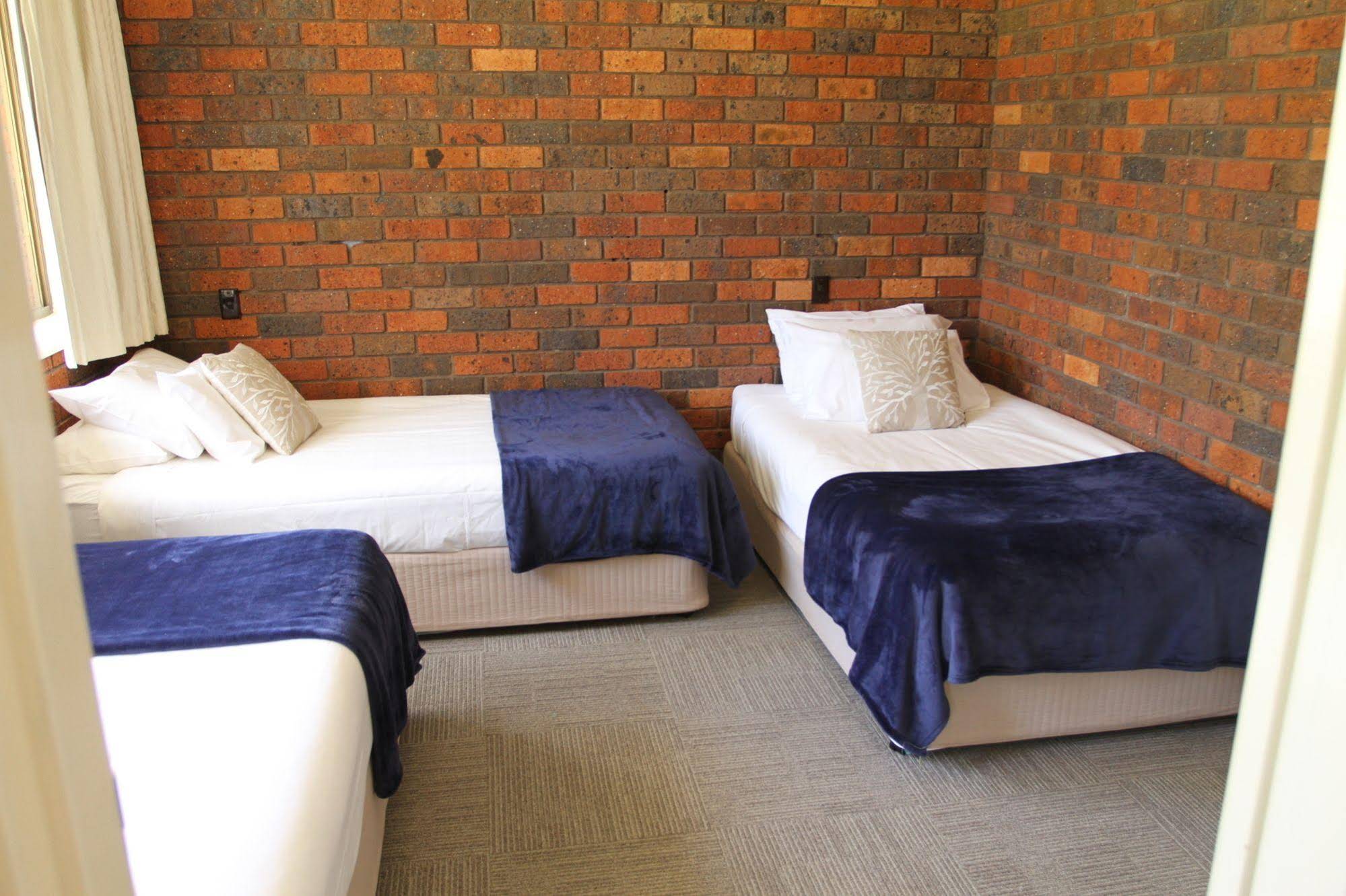 Bonnie Doon Hotel