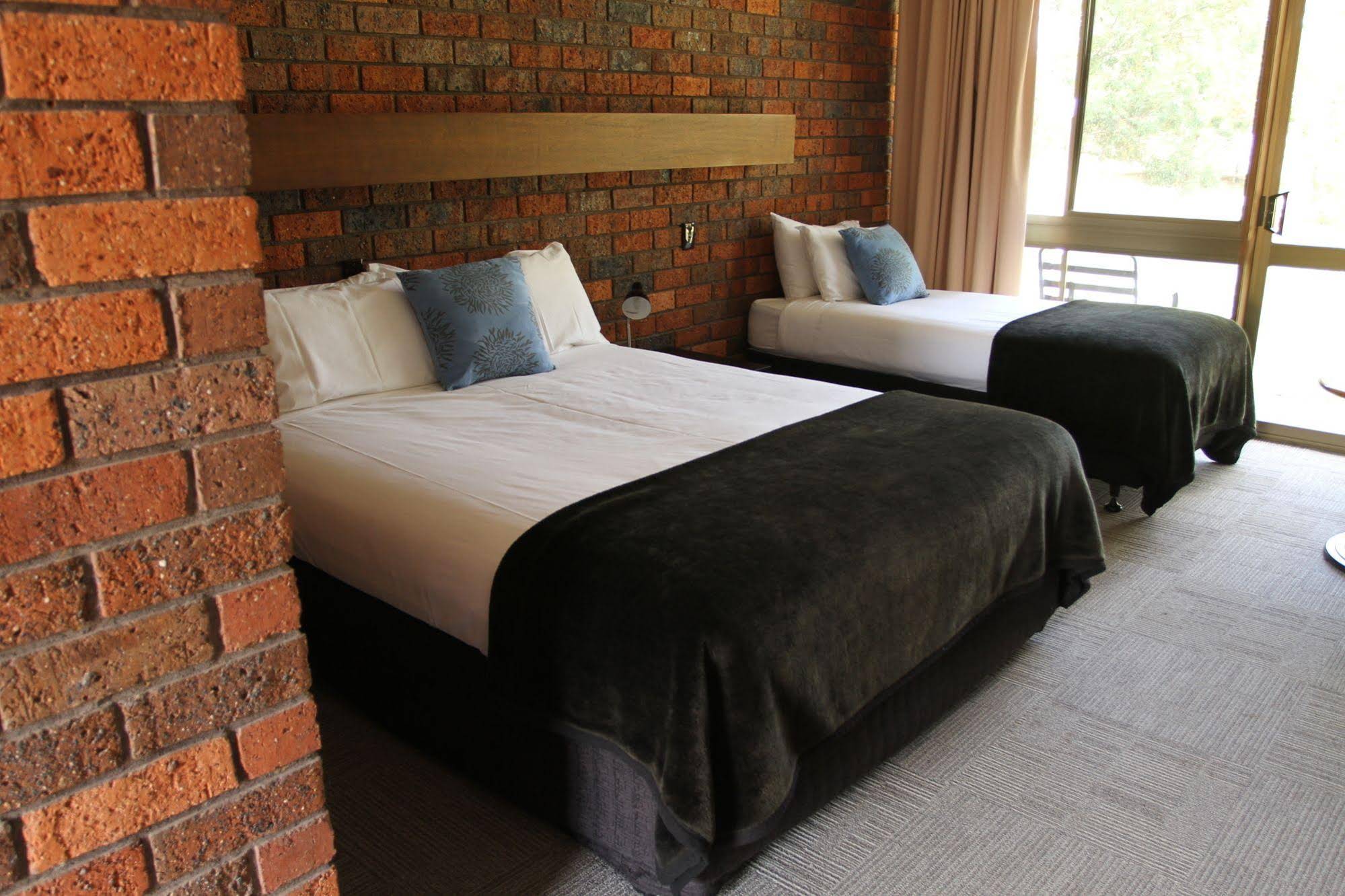 Bonnie Doon Hotel