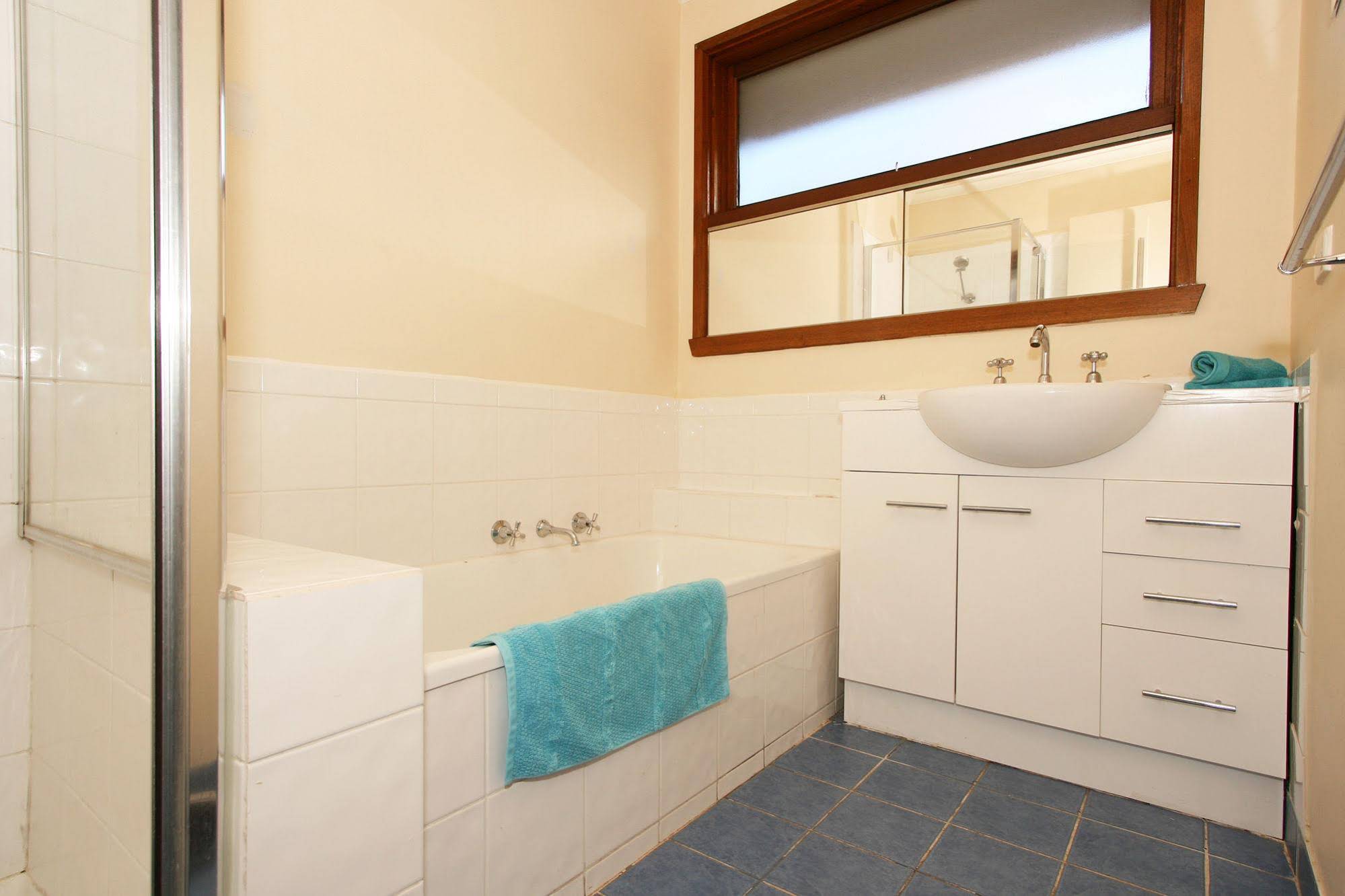 40 Thames Holiday Unit
