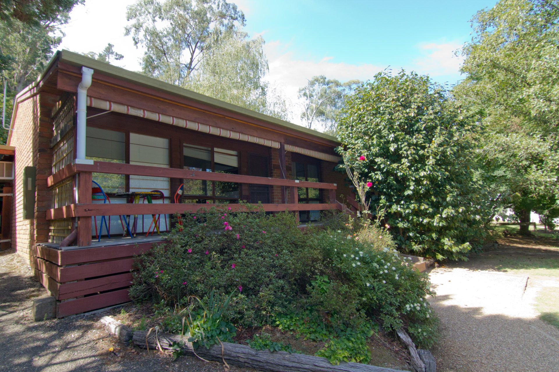 Alrima Lodge Bright