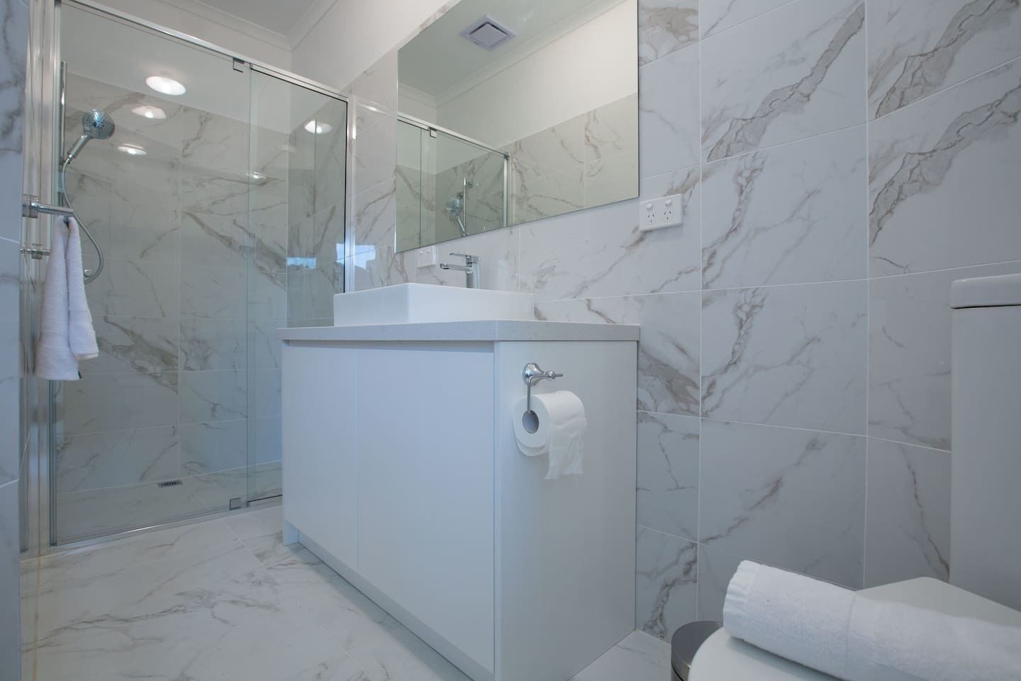 Trendy Sweet Home In Blackburn South
