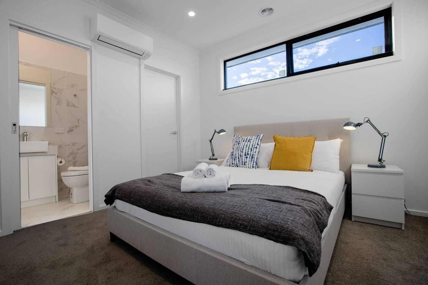 Trendy Sweet Home In Blackburn South