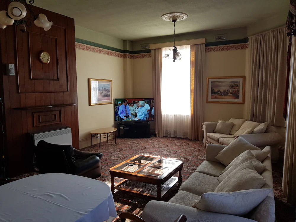 Madden's Commercial Hotel