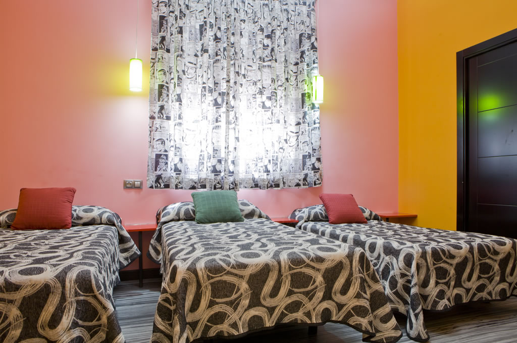 12 Rooms Hostal