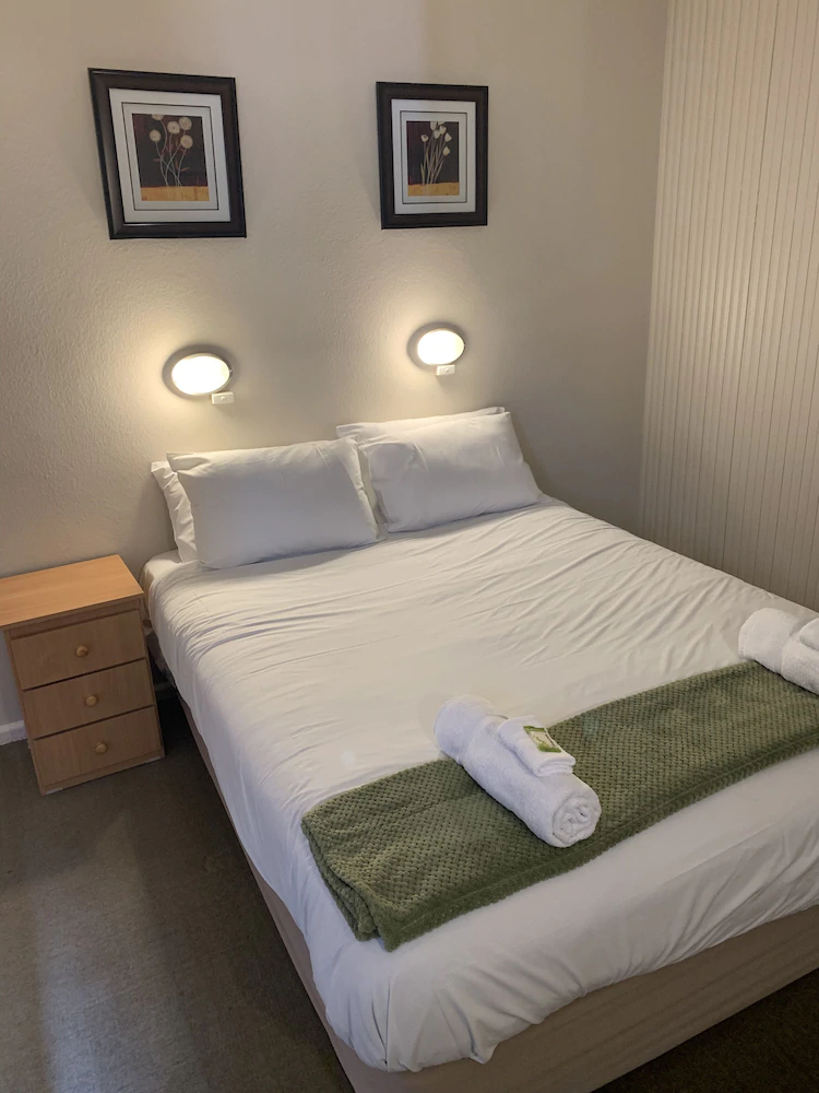 Glenelg Inn Hotel Motel