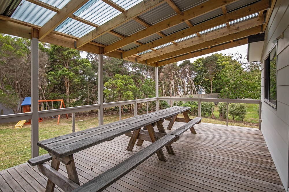 Bay Breeze Retreat