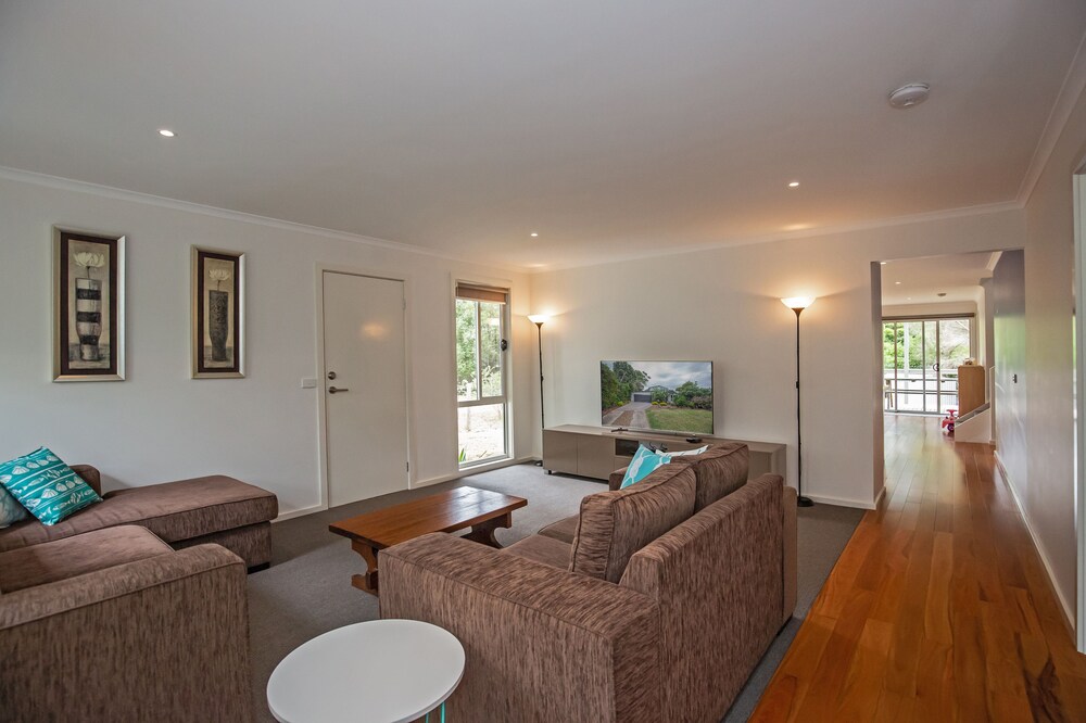 Bay Breeze Retreat