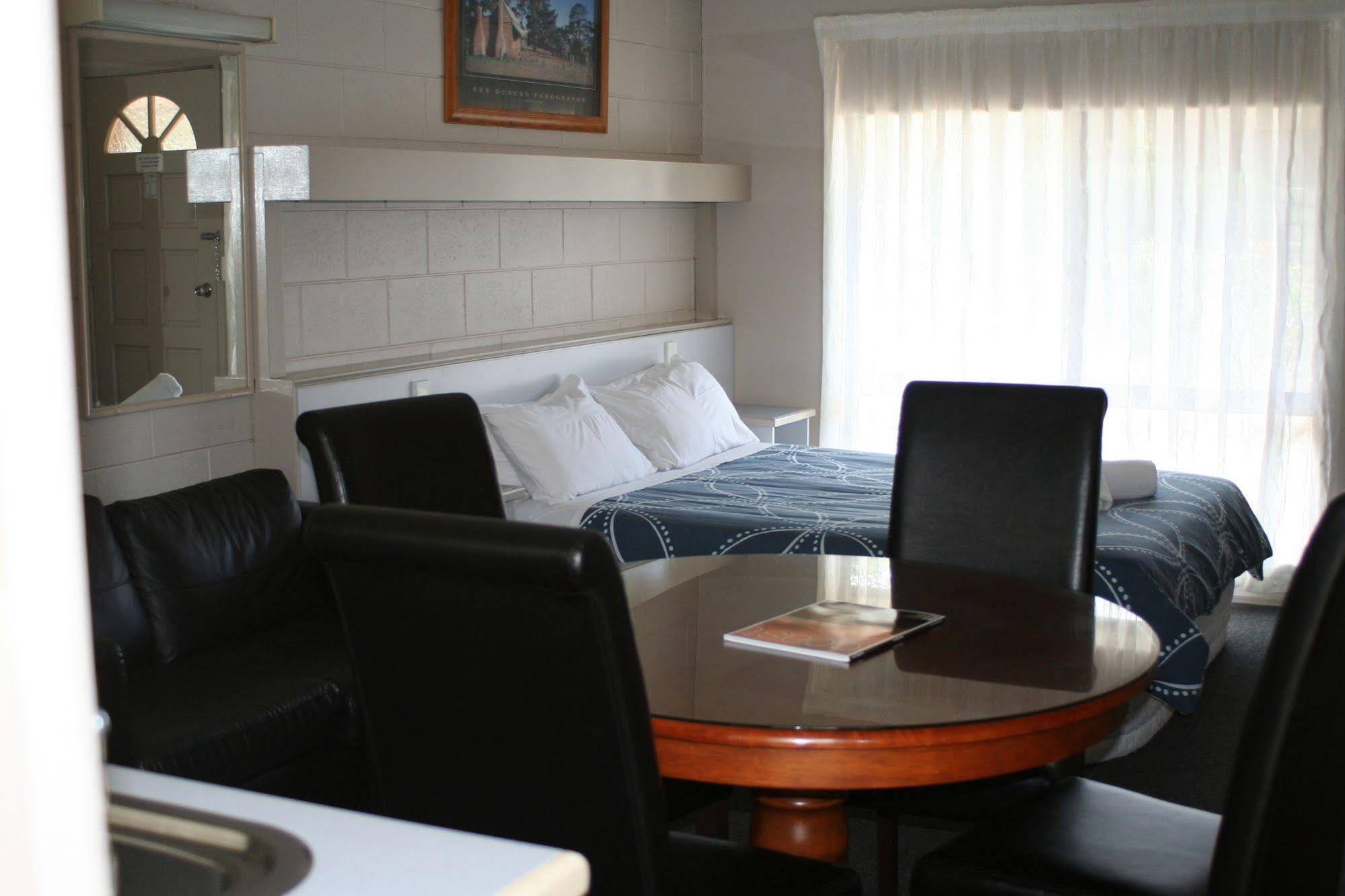Coachman Motel & Holiday Units