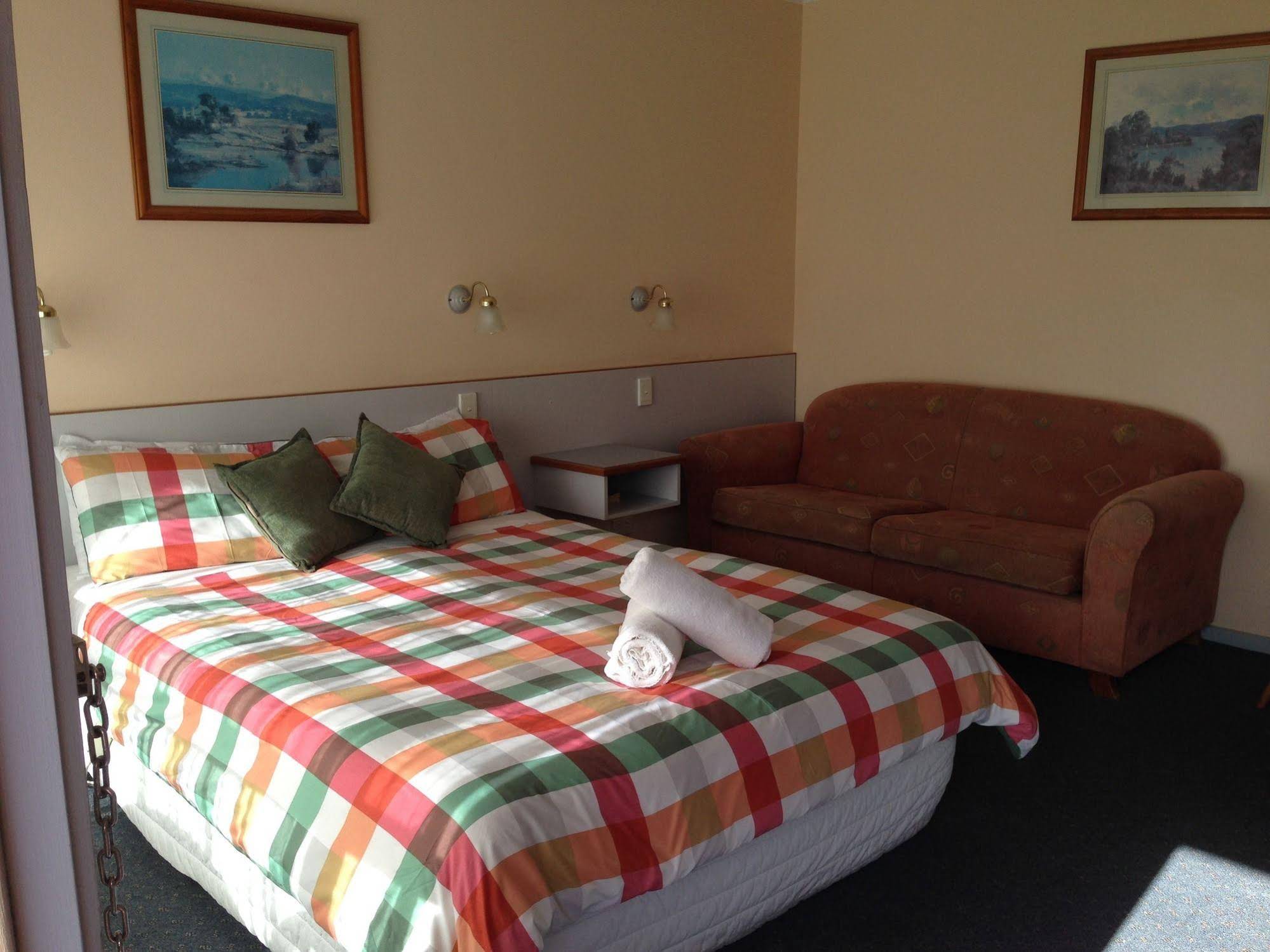 Coachman Motel & Holiday Units