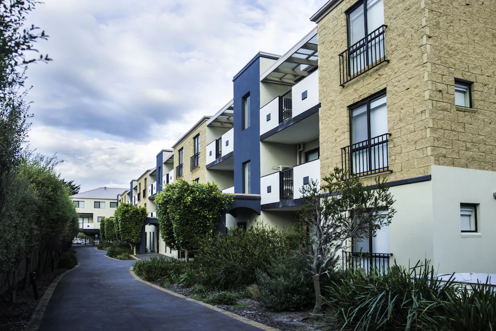 Oceanic On Thompson Apartments