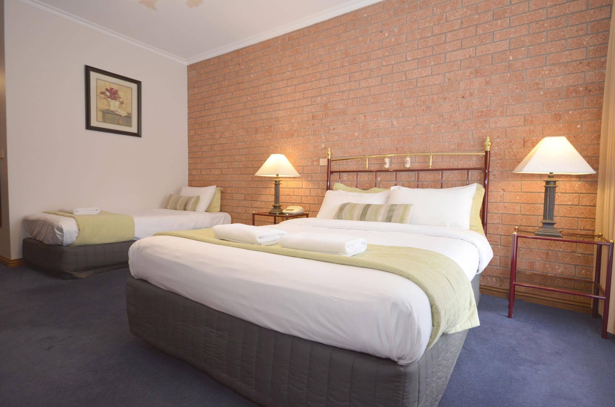 Central Springs Inn