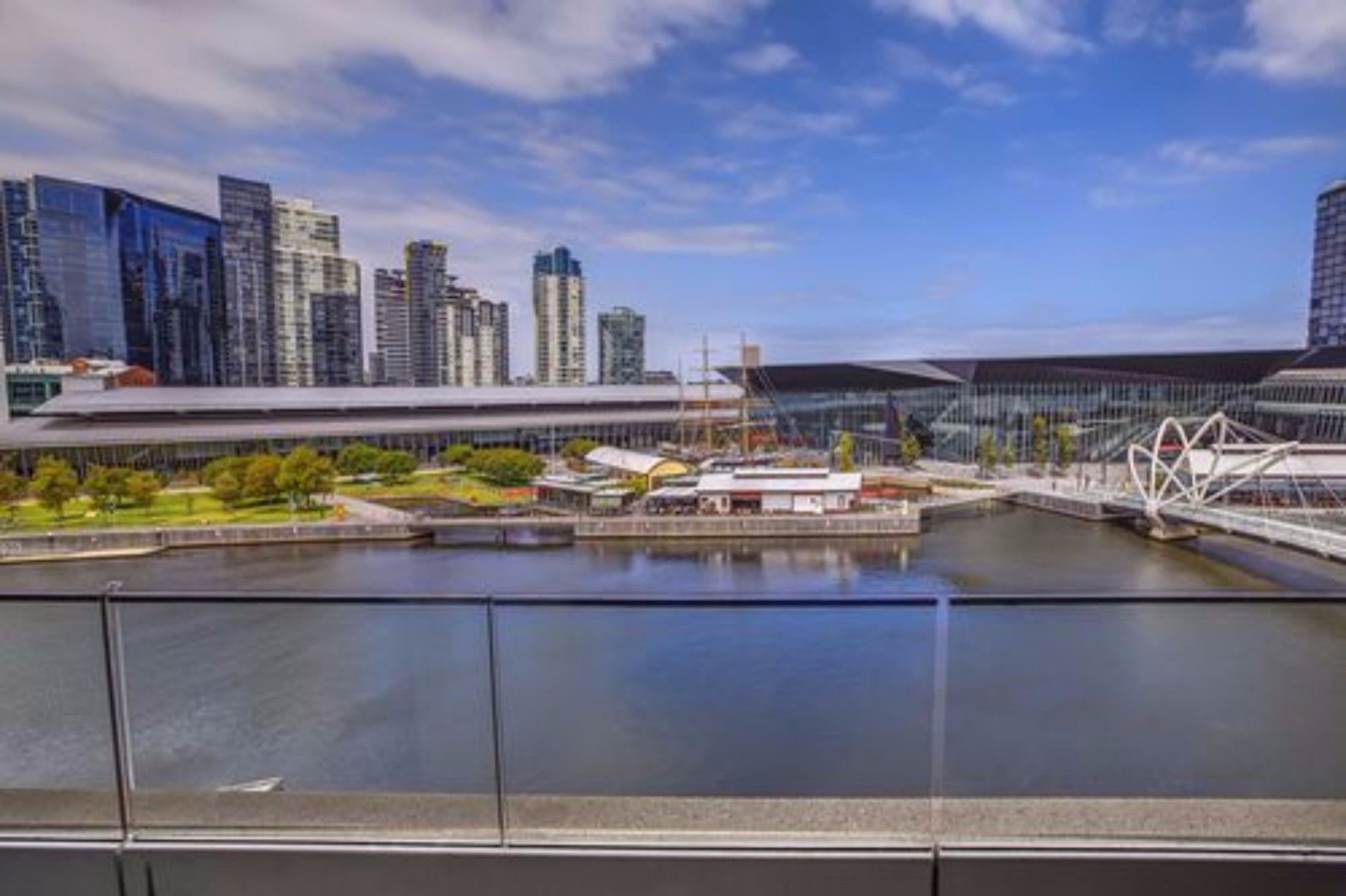 Flinders Wharf Apartment