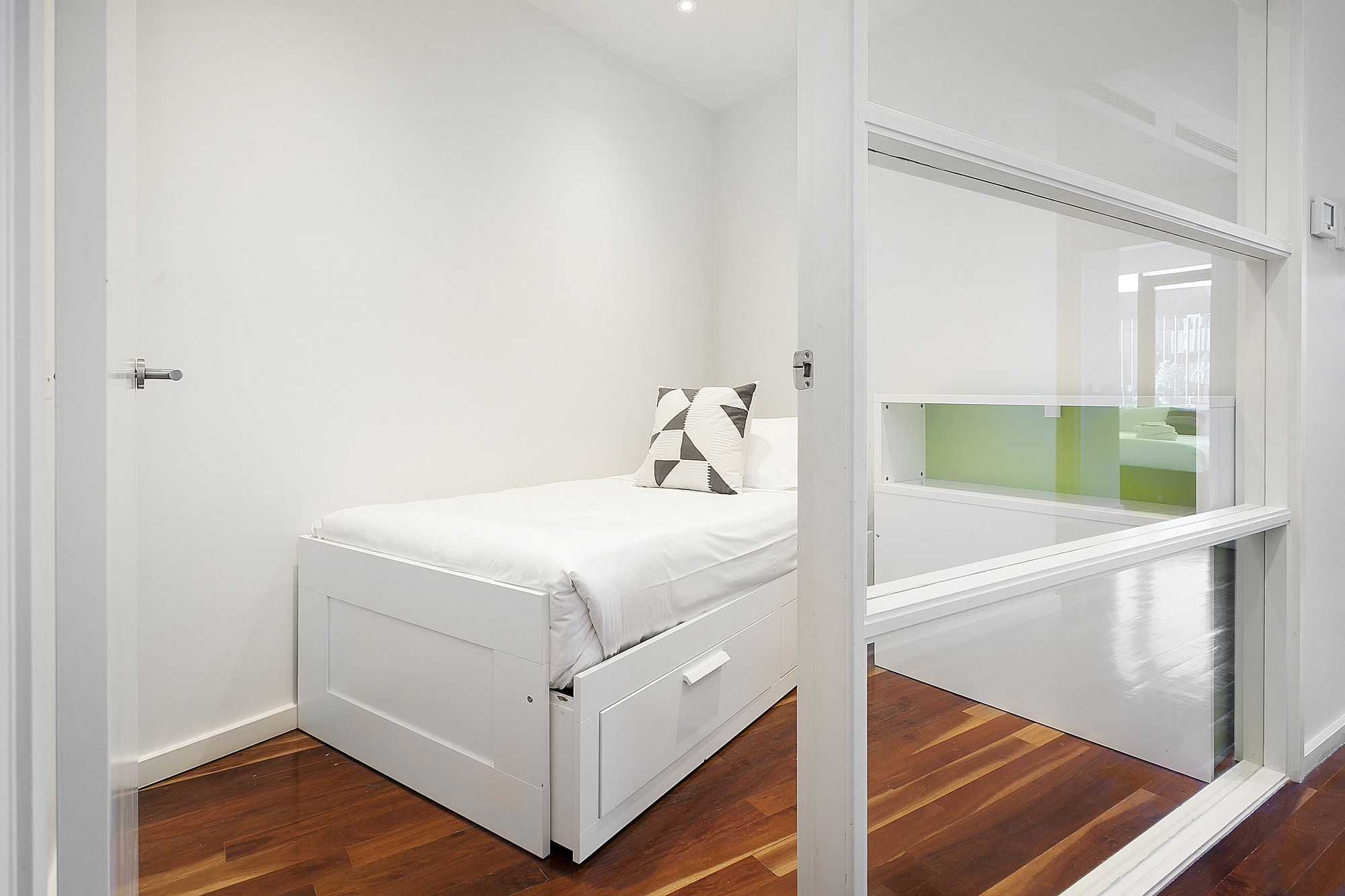 Flinders Wharf Apartment