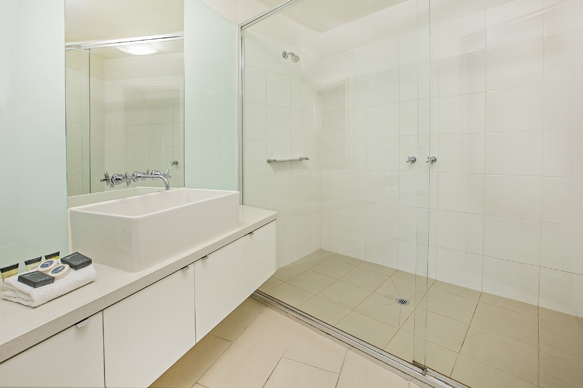 Flinders Wharf Apartment