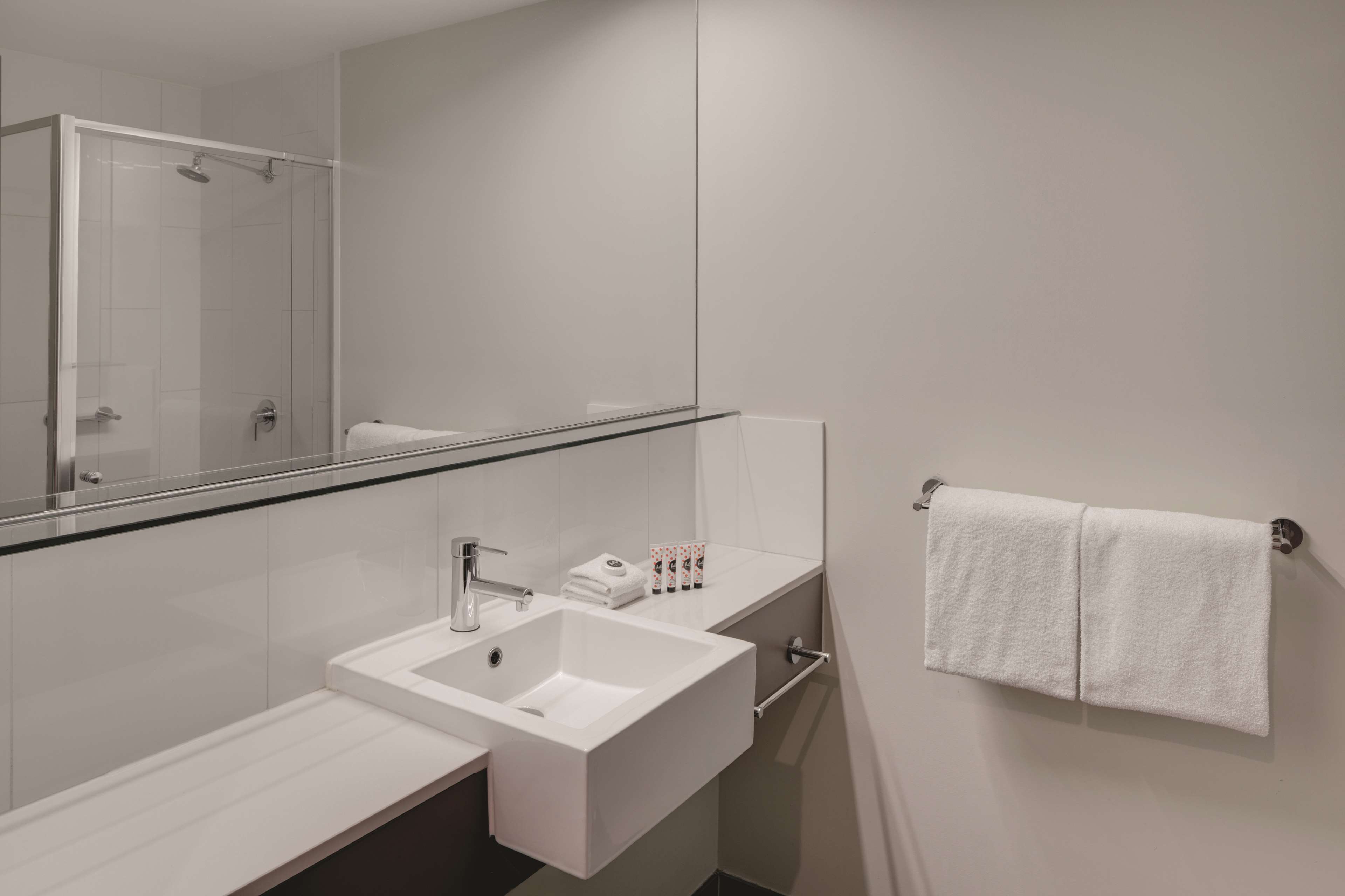 Travelodge Hotel Melbourne Docklands