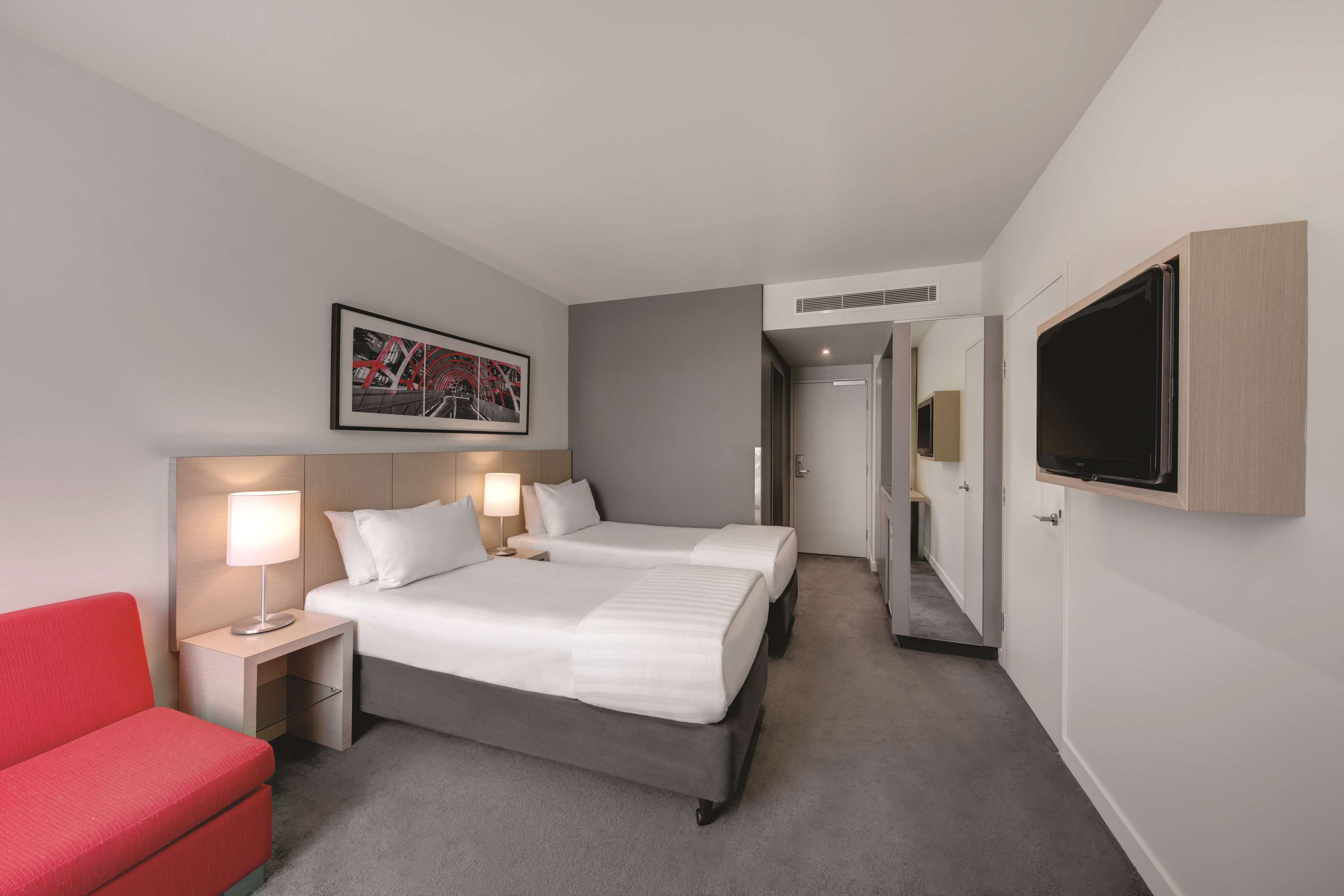 Travelodge Hotel Melbourne Docklands