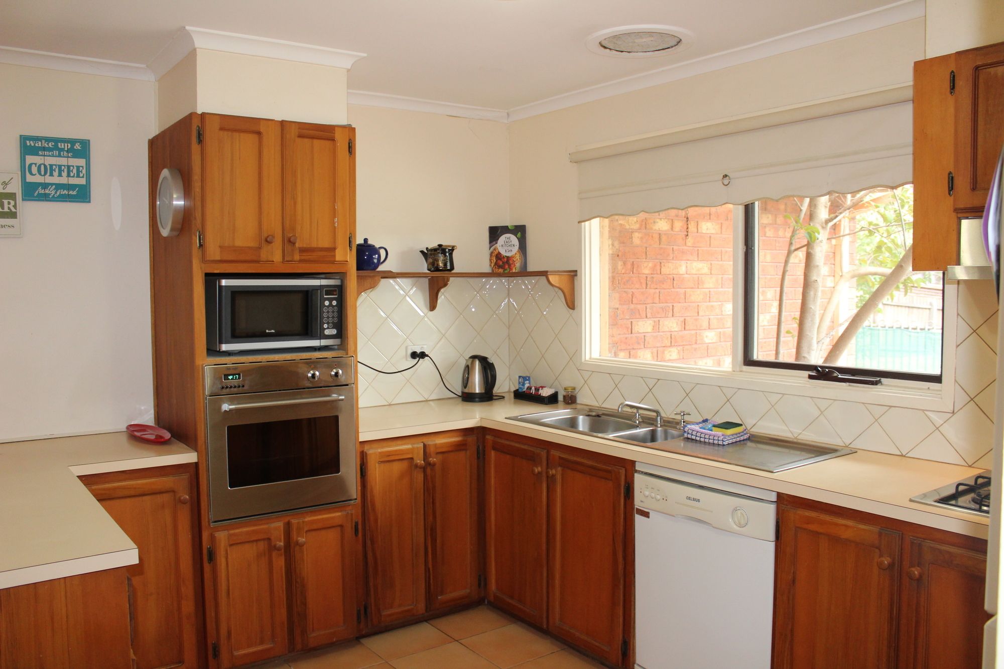 Australian Home Away @ East Doncaster Pine Hill