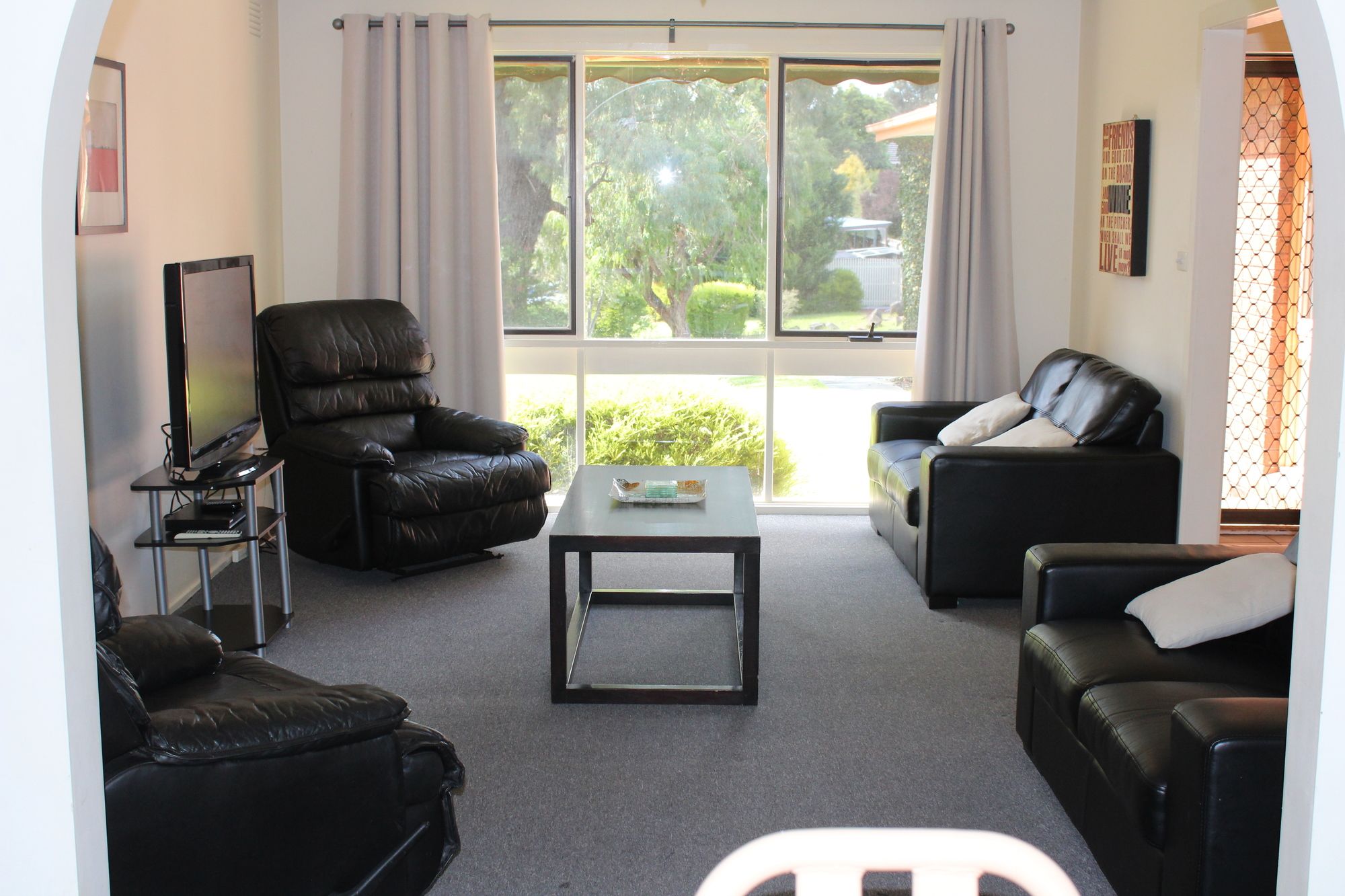 Australian Home Away @ East Doncaster Pine Hill