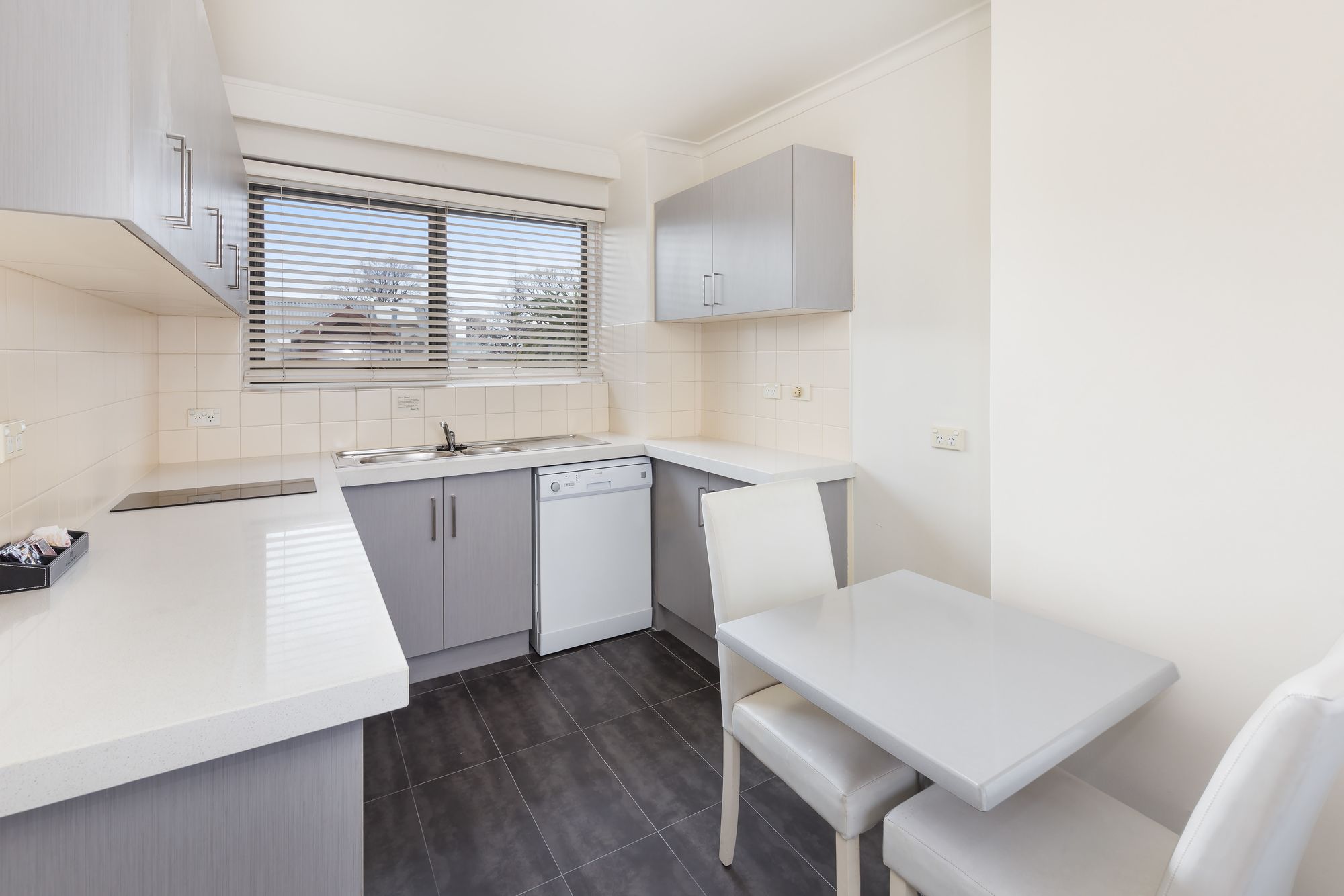 City Edge East Melbourne Serviced Apartments