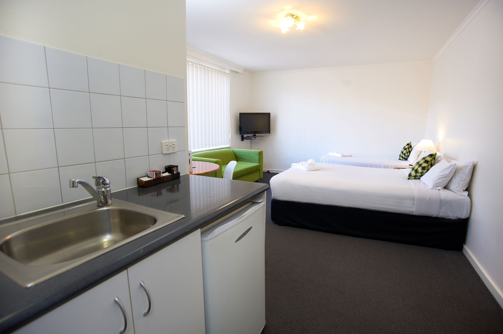 City Edge East Melbourne Serviced Apartments