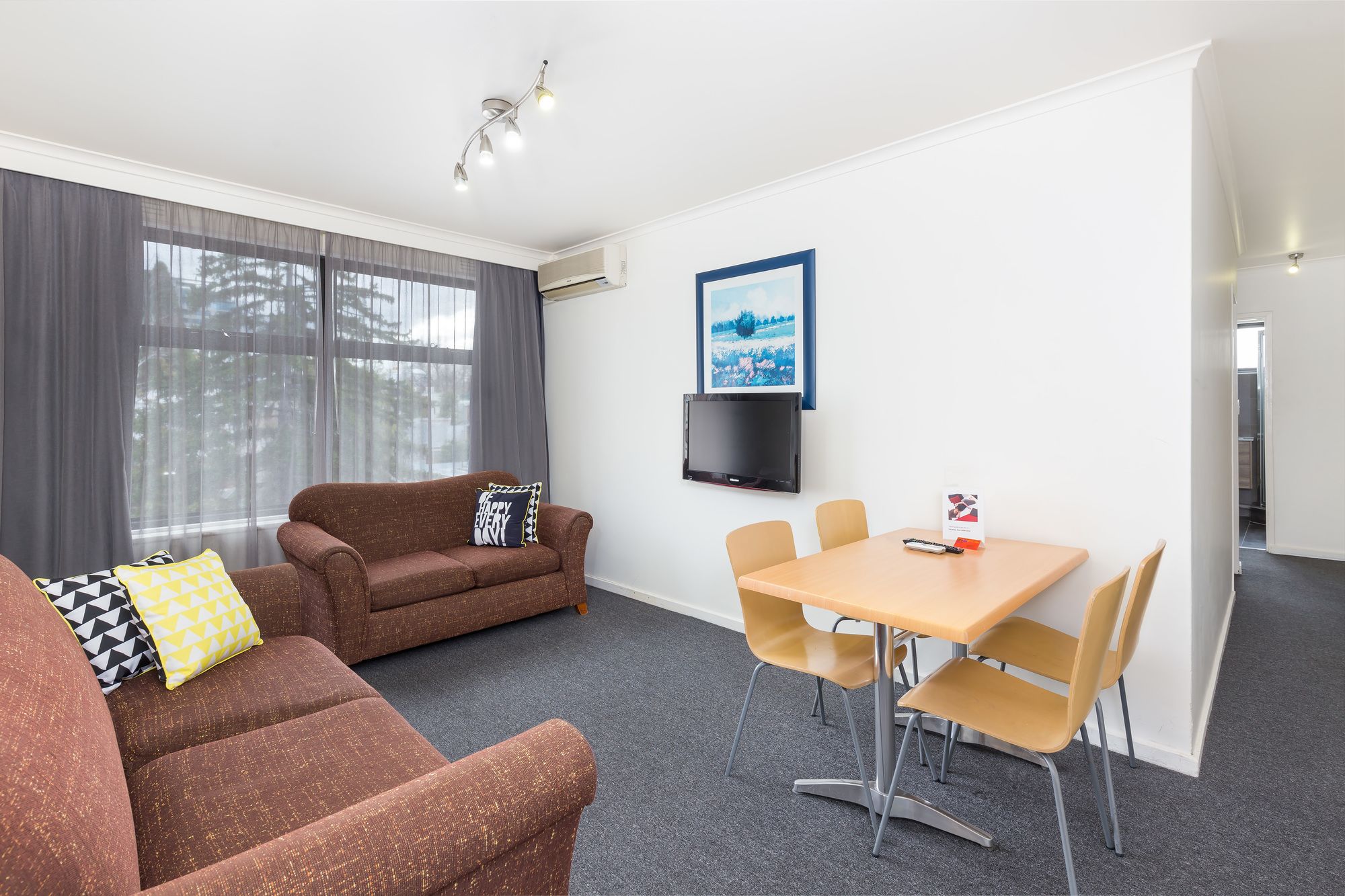 City Edge East Melbourne Serviced Apartments