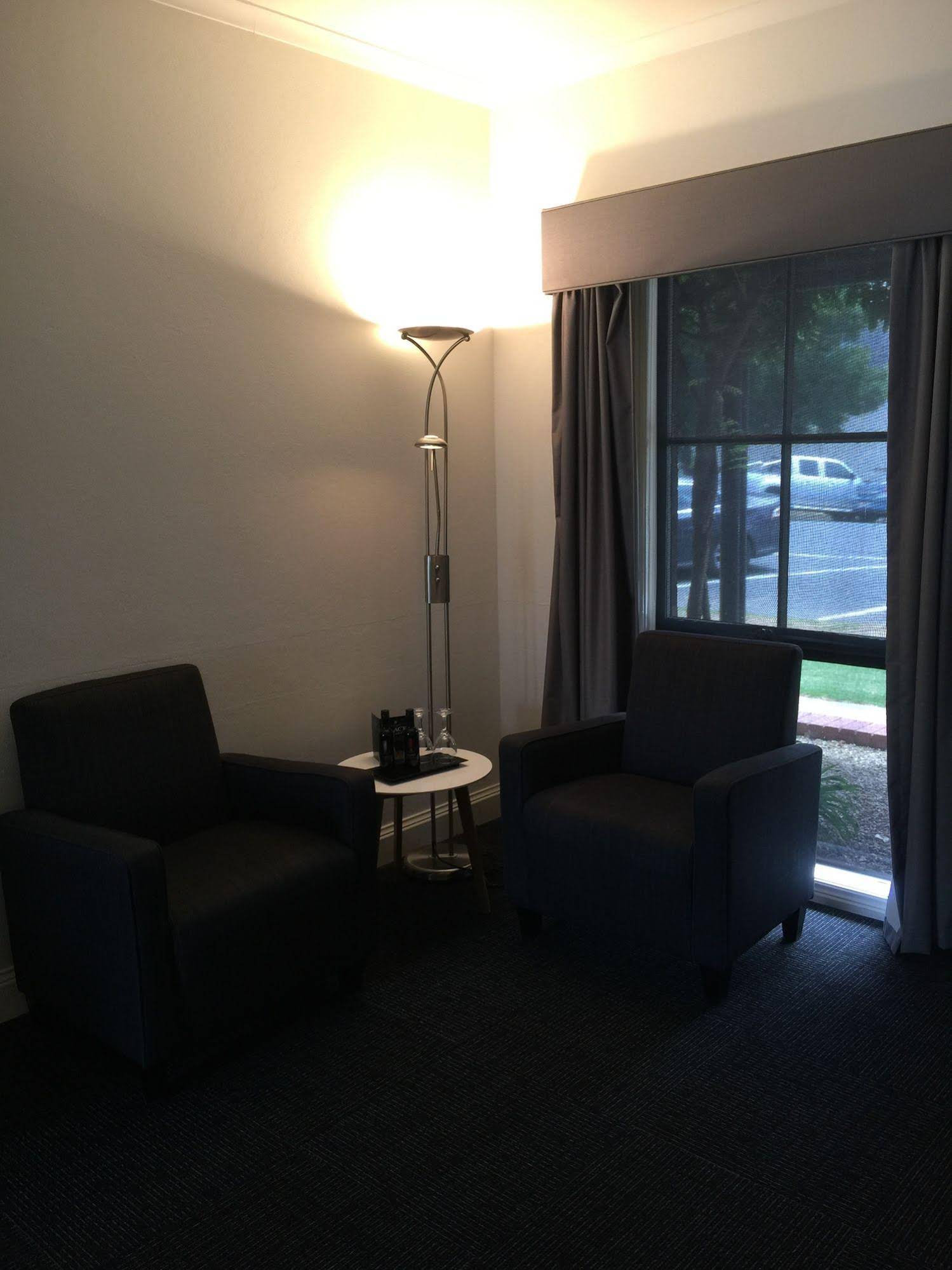 Caledonian Hotel Motel