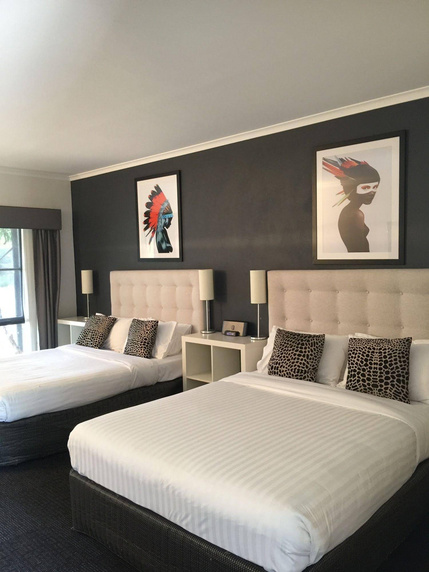 Caledonian Hotel Motel