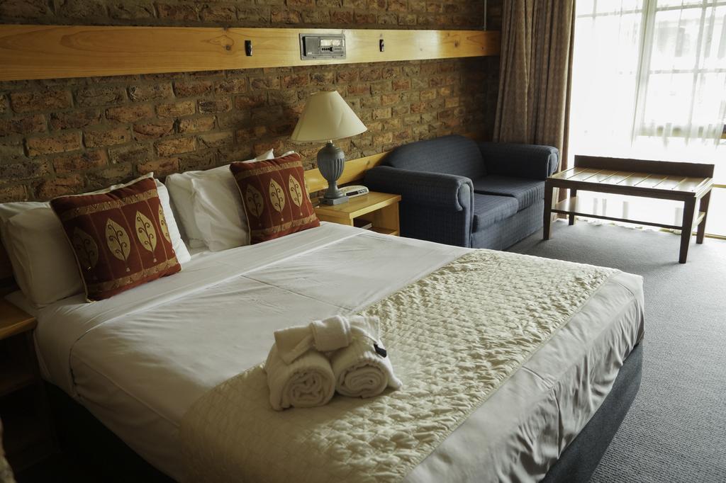 The Settlement Historic Hotel