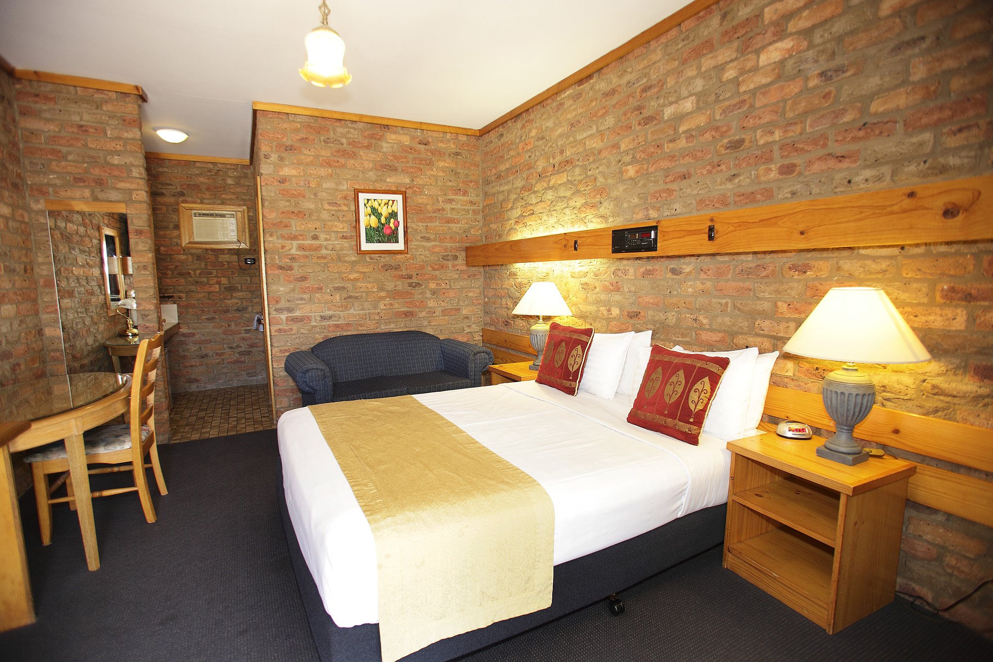 The Settlement Historic Hotel