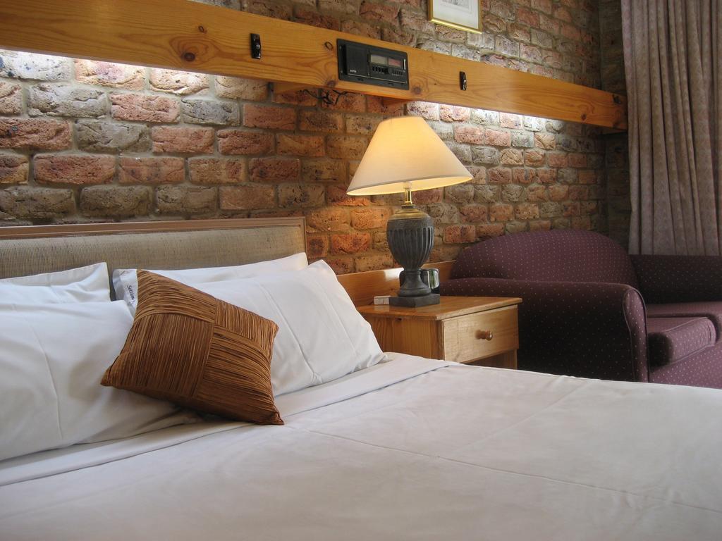 The Settlement Historic Hotel