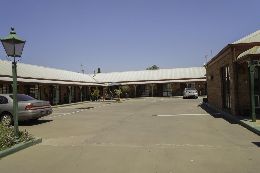 The Settlement Historic Hotel