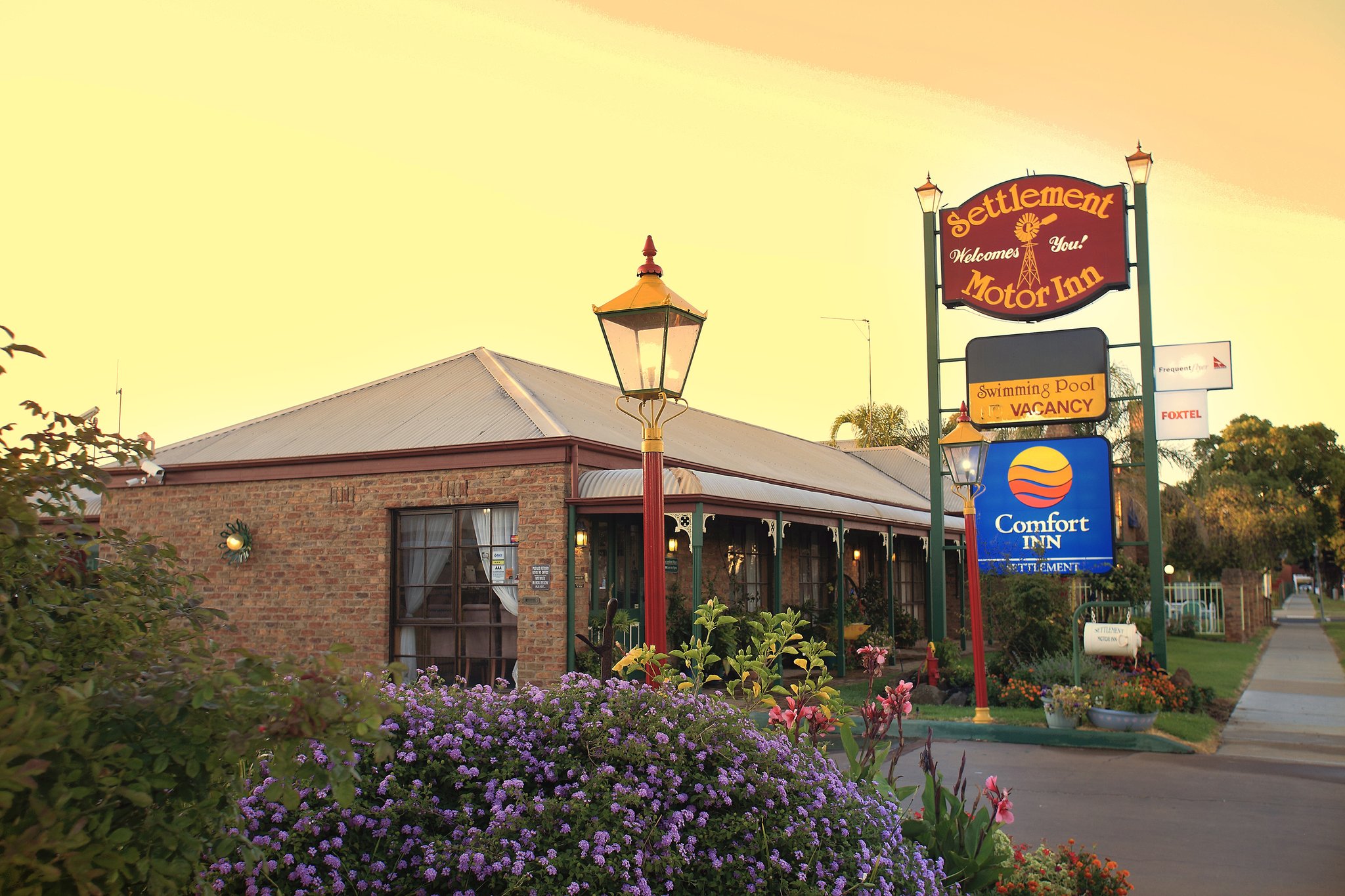 The Settlement Historic Hotel