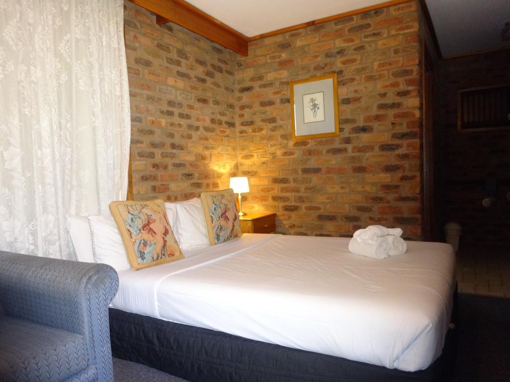 The Settlement Historic Hotel