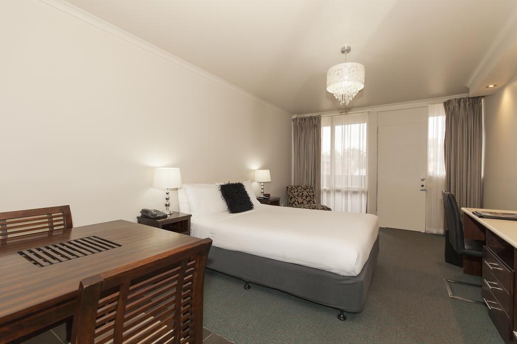 Nirebo Motel