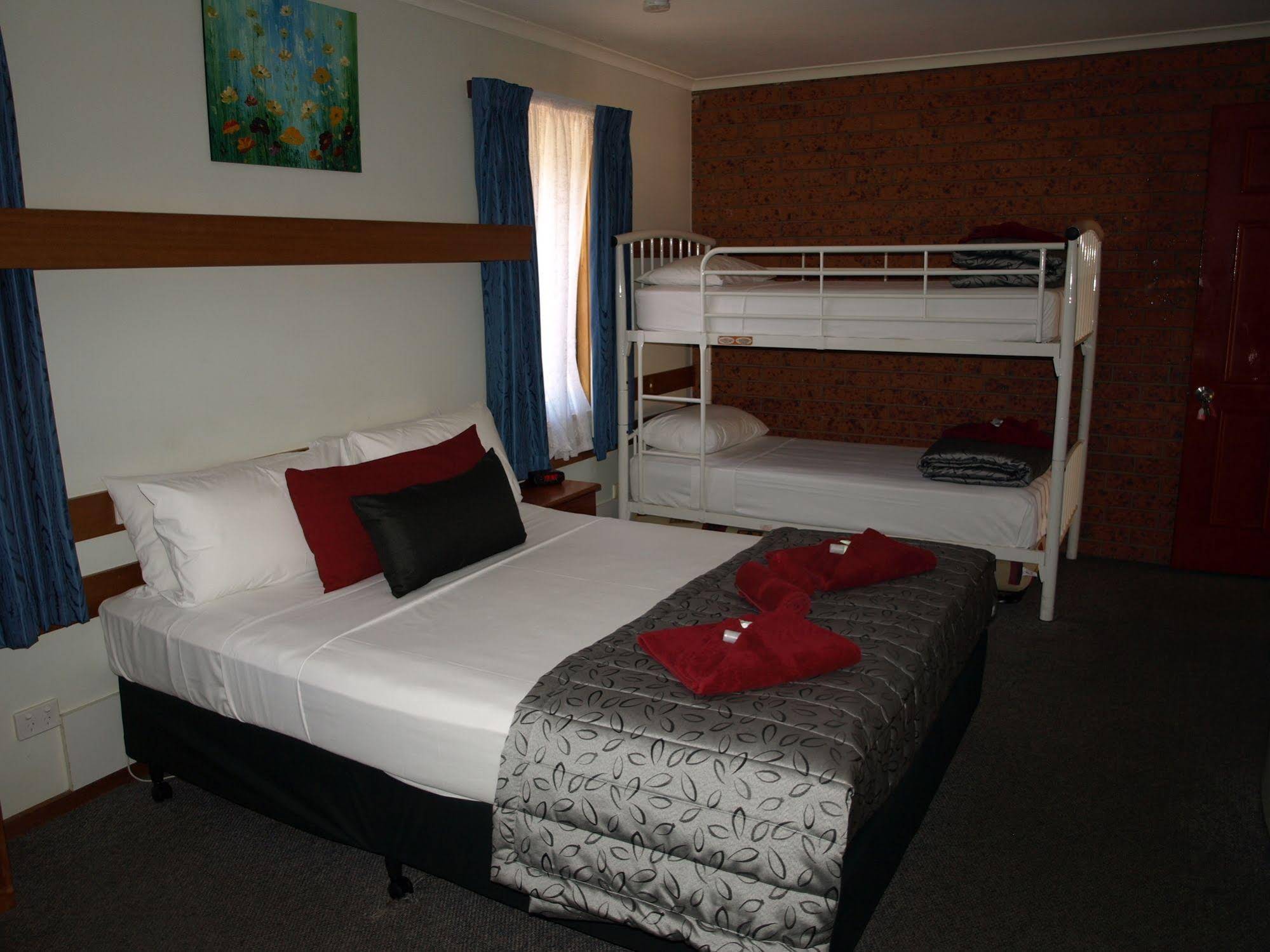 Old Coach Motor Inn