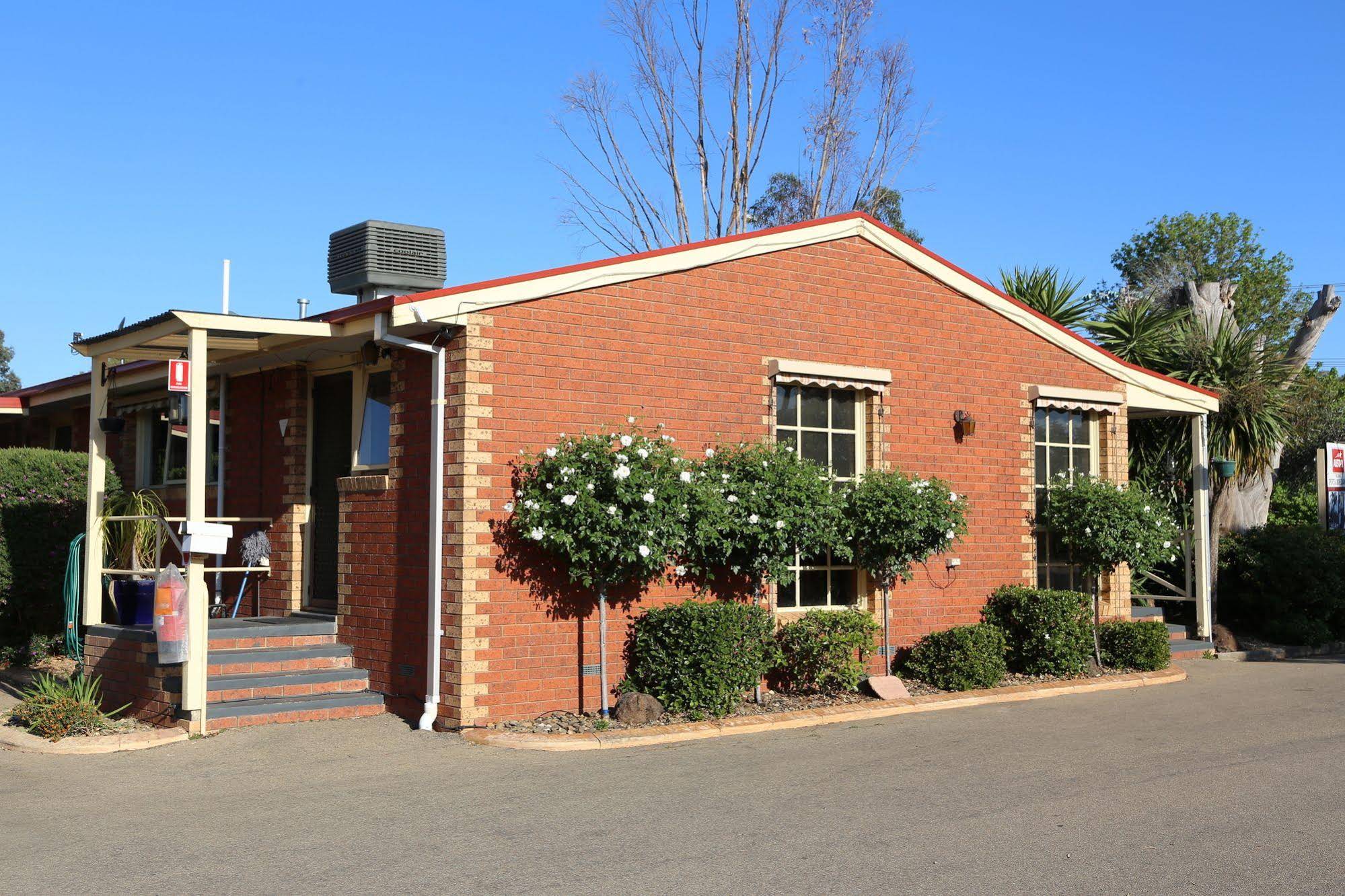 Old Coach Motor Inn