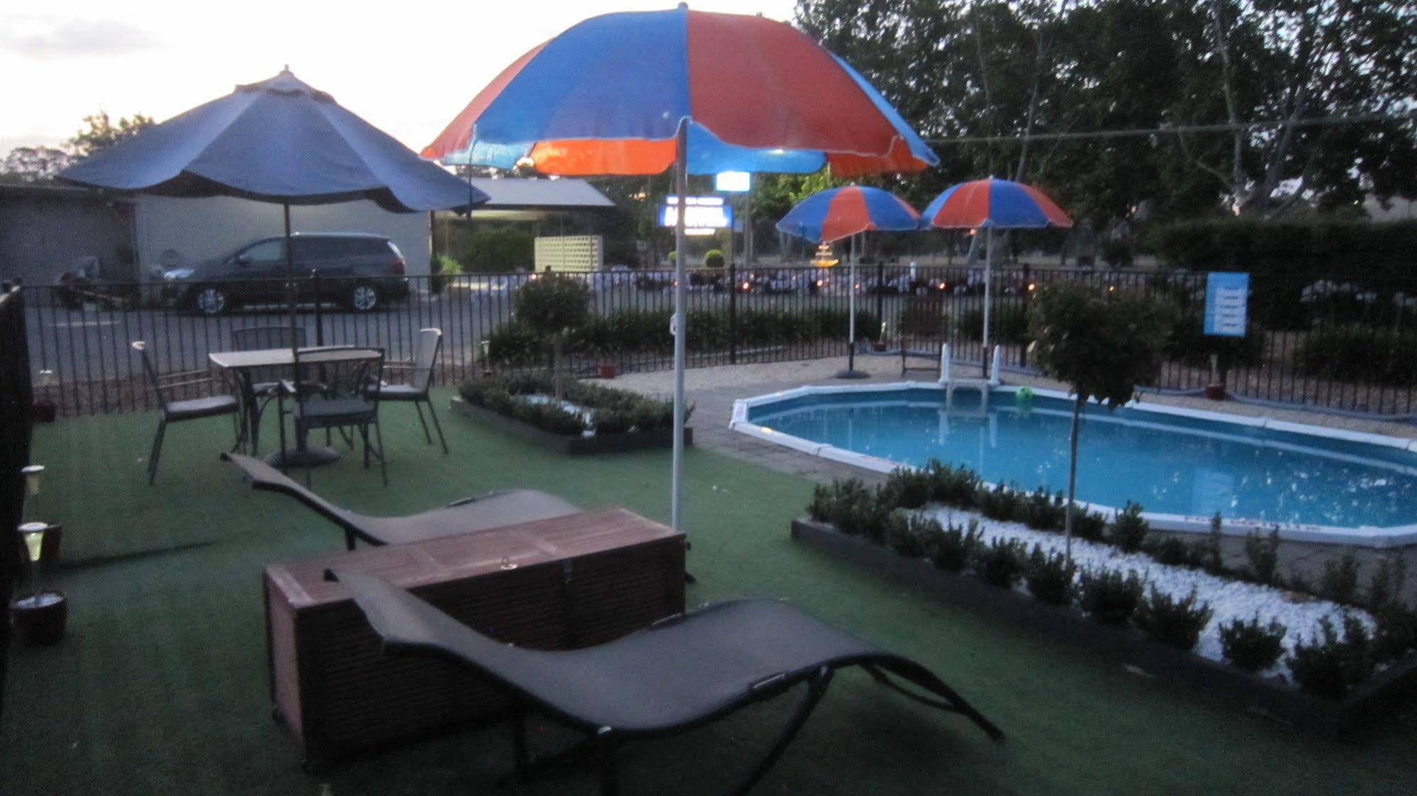 Castle Creek Motel