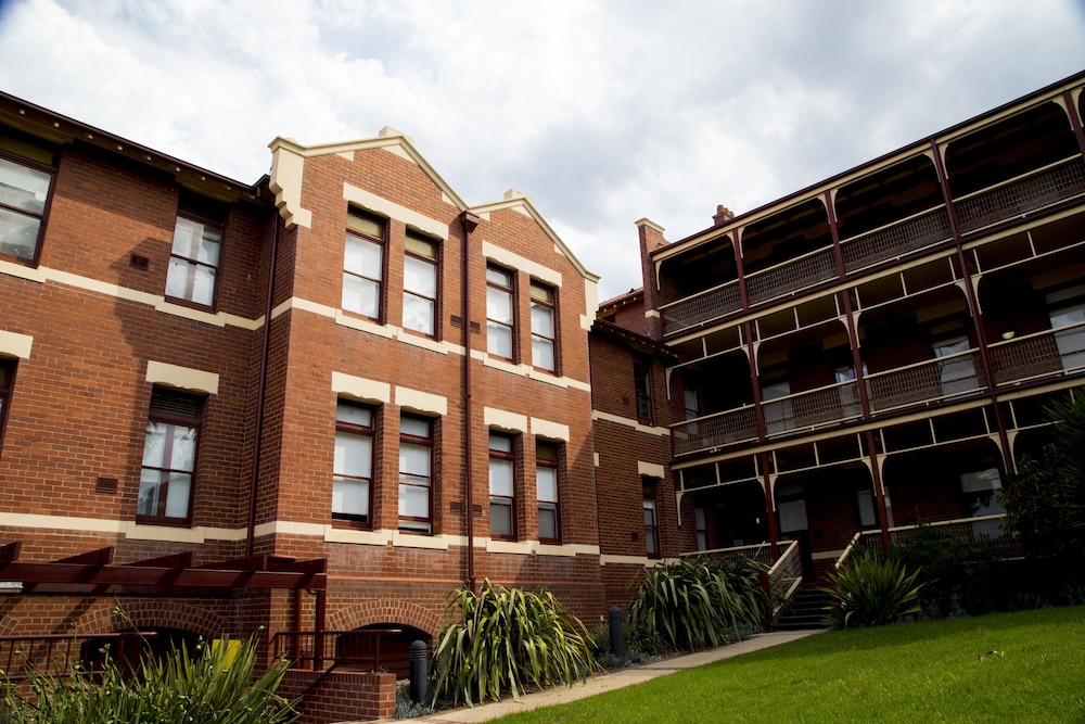 Yarra House